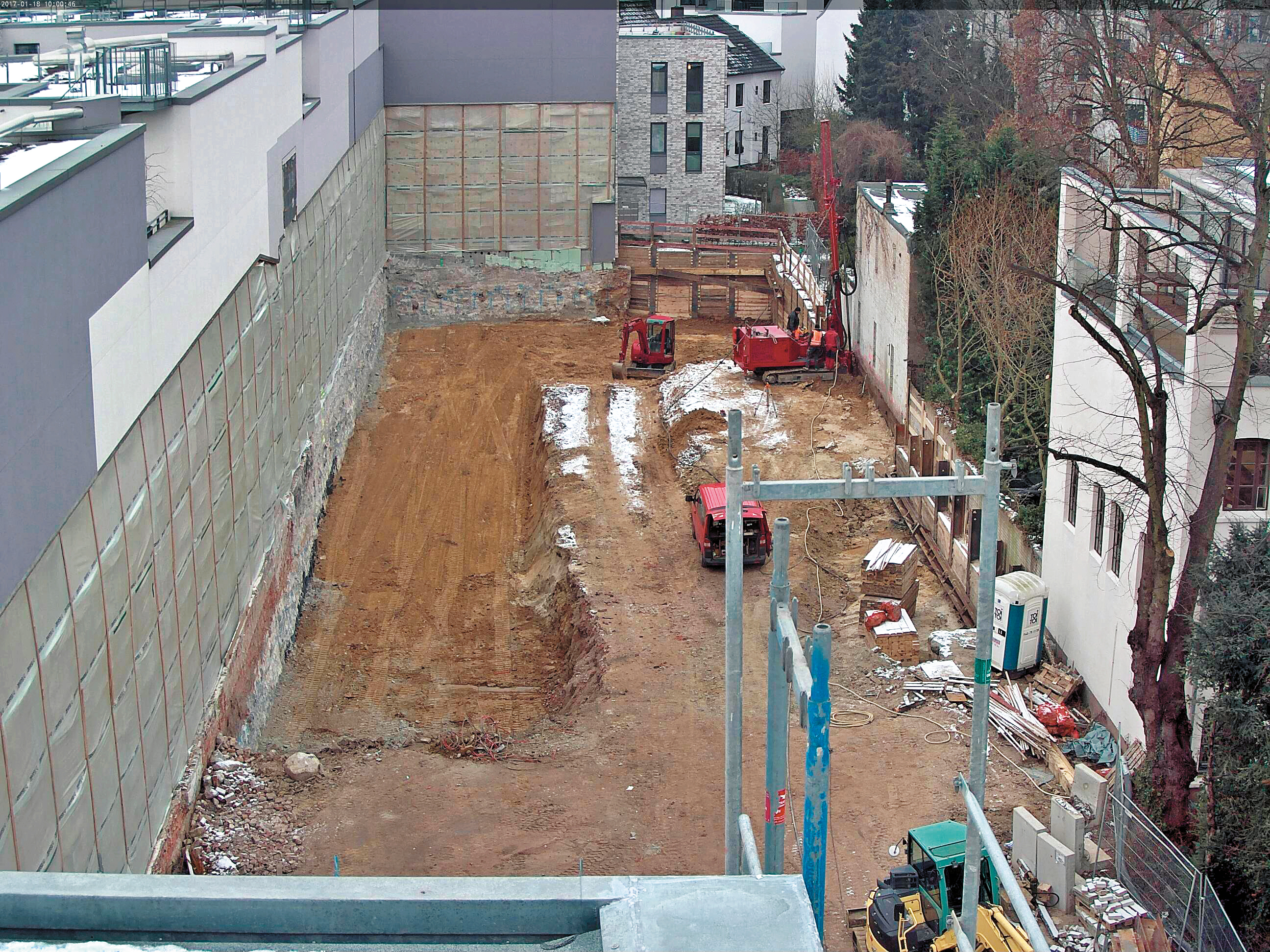 Beengte Verhältnisse herrschten auf der Baustelle von Anfang an. Das hatte Auswirkungen auf den
Baugrubenverbau und machte eine ausgeklügelte Baustellenlogistik erforderlich.
