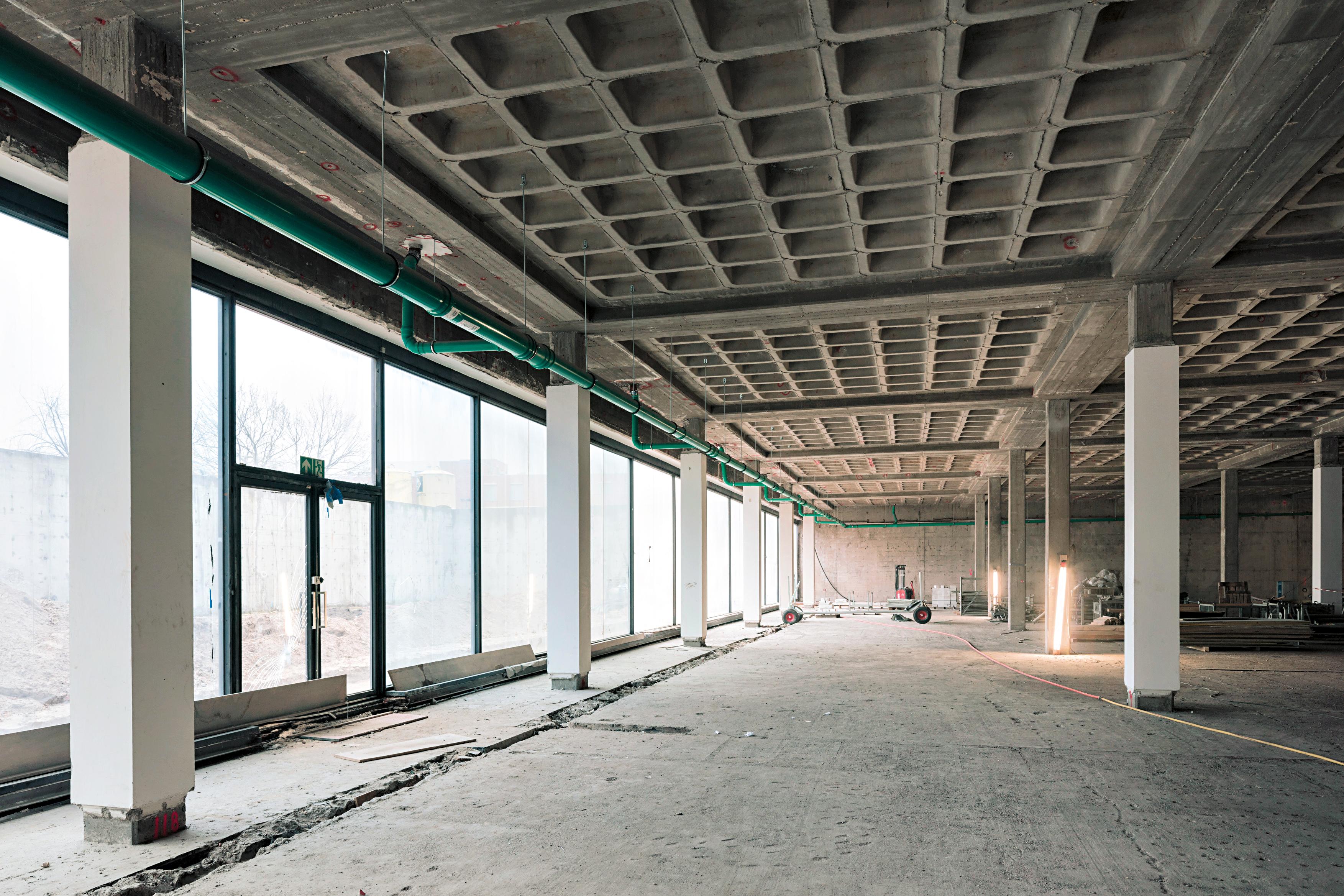 Für die Sanierungs arbeiten war ein Rückbau bis auf die Grundstruktur erforderlich. Rund 35 000 Originalbauteile und Objekte wurden demontiert und restauriert.