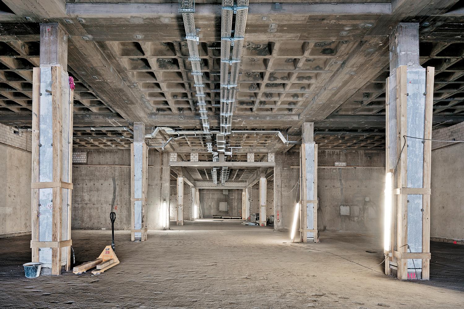 Für die Sanierungs arbeiten war ein Rückbau bis auf die Grundstruktur erforderlich. Rund 35 000 Originalbauteile und Objekte wurden demontiert und restauriert.