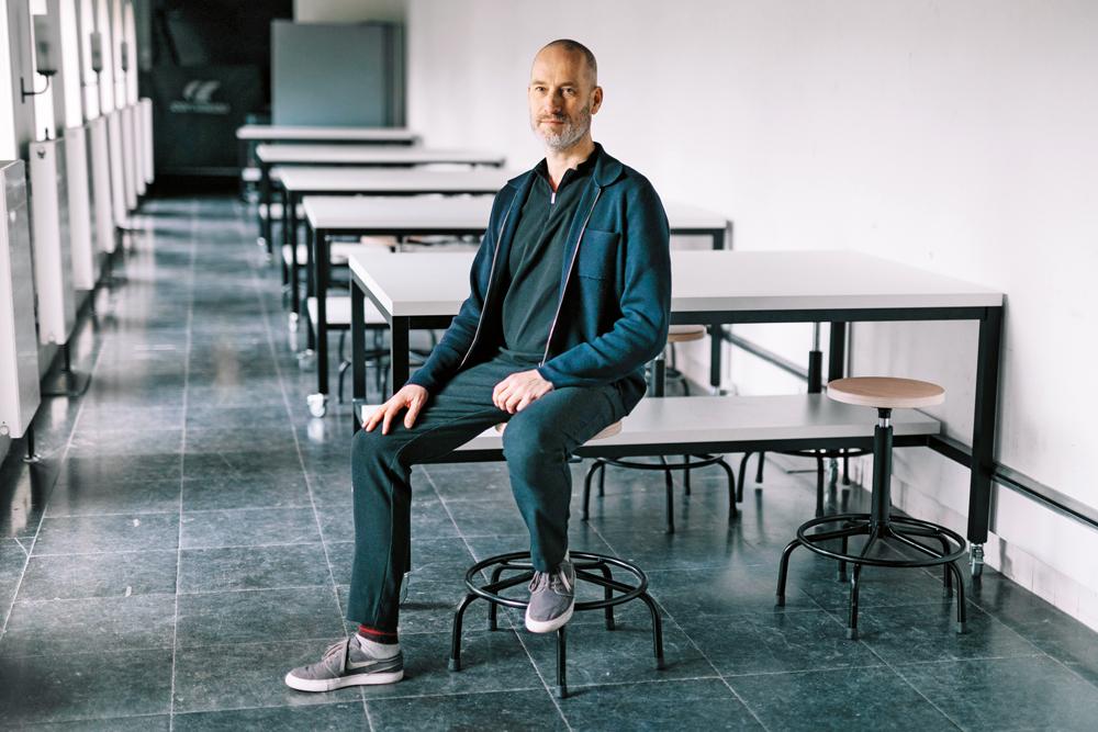 Peter van Assche ist Gründer von bureauSLA in Amsterdam. Vor seiner Karriere als Architekt studierte er Informationstechnik, forschte am European Space
Laboratory und begann eine Doktorarbeit in experimenteller Mathematik. Peter van Assche ist Professor an der Amsterdamer Architekturakademie und Vorsitzender des Gestaltungsbeirats von Utrecht.