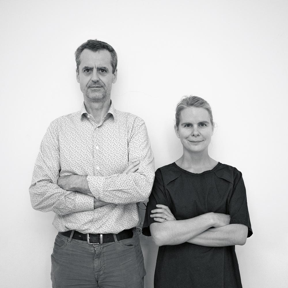 BERND VLAY & LINA STREERUWITZ glauben an die Fähigkeit, bestehende Verhältnisse zum Besseren zu verändern. 2017 gründeten sie ihr Studio VlayStreeruwitz in Wien. Die beiden Architekten waren maßgeblich beteiligt an der Studie „Mischung: Possible“ der TU Wien. Sie unterrichteten unter anderem an der Akademie der Bildenden Künste Wien.