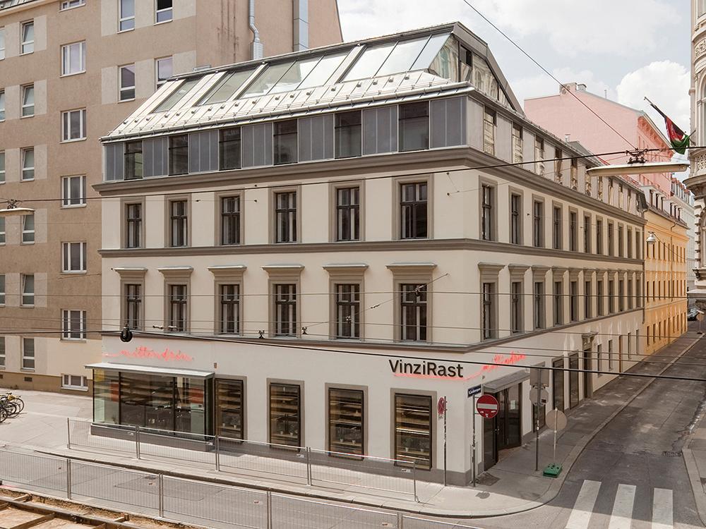 Im 2013 fertiggestellten Projekt VinziRastmittendrin leben und arbeiten Studierende und Obdachlose gemeinsam.