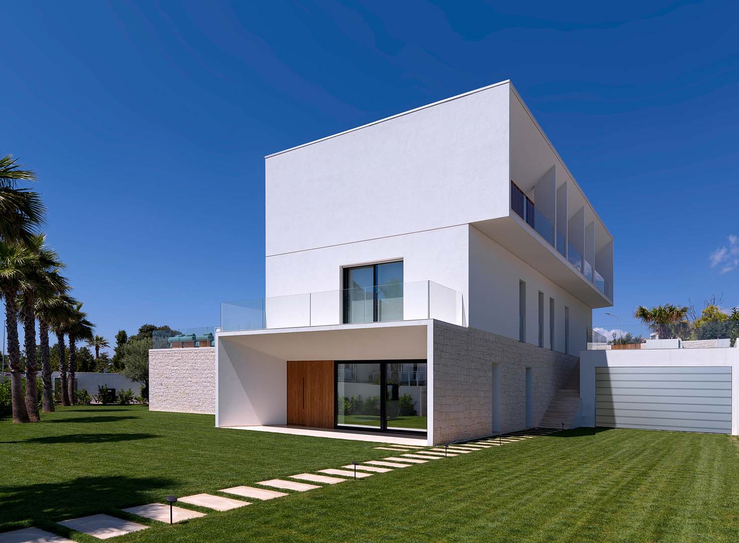 Aussichtsreich wohnen: Einfamilienhaus in Ragusa von Vincenzo Leggio