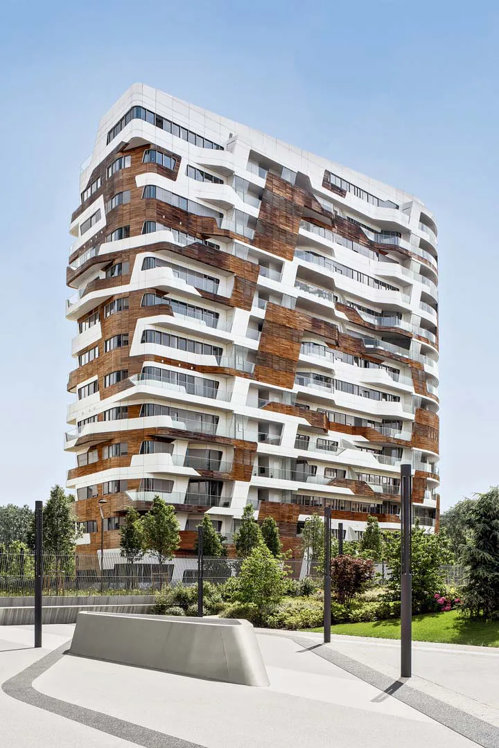 In den CityLife Residences in Mailand von Zaha Hadid Architects kam das System FW 60+ in modizifierter Form zum Einsatz.