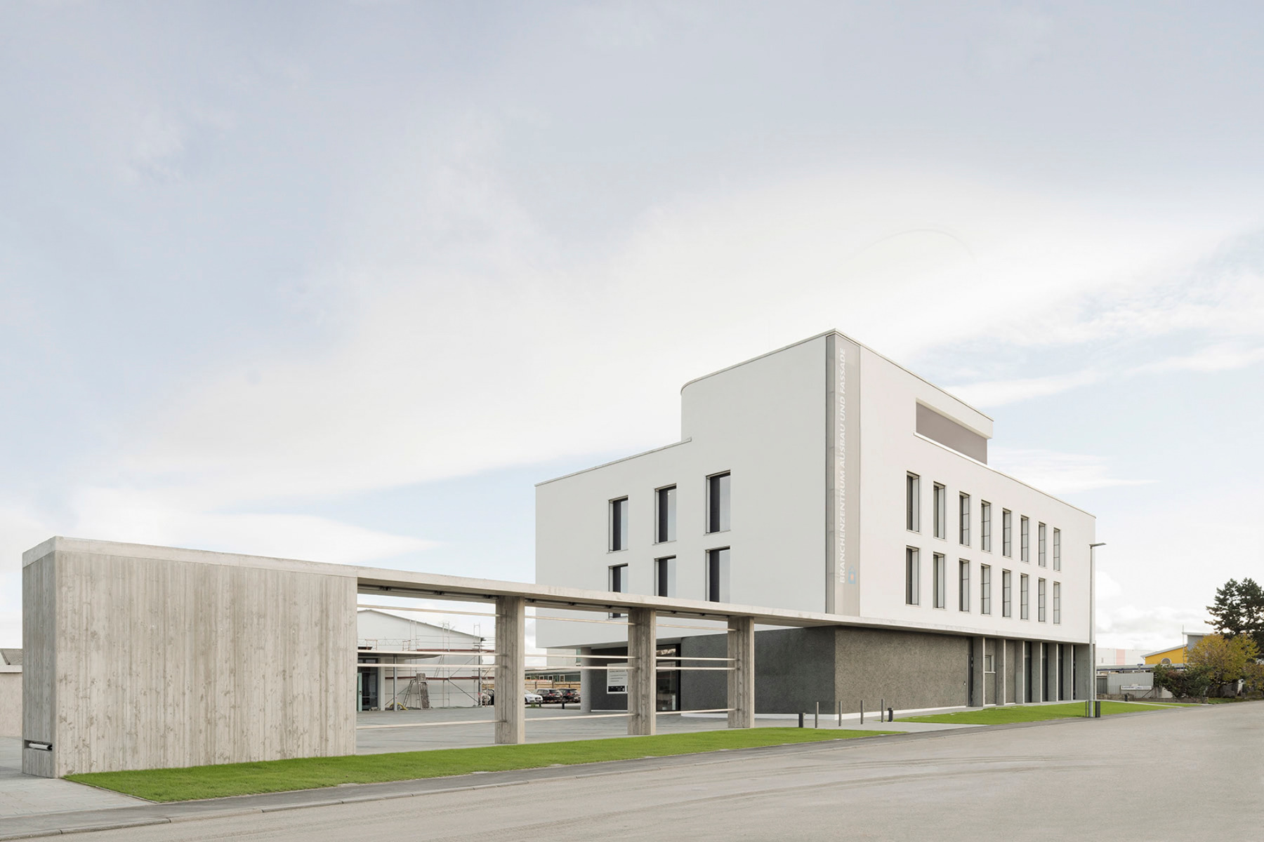 Branchenzentrum für Ausbau und Fassade