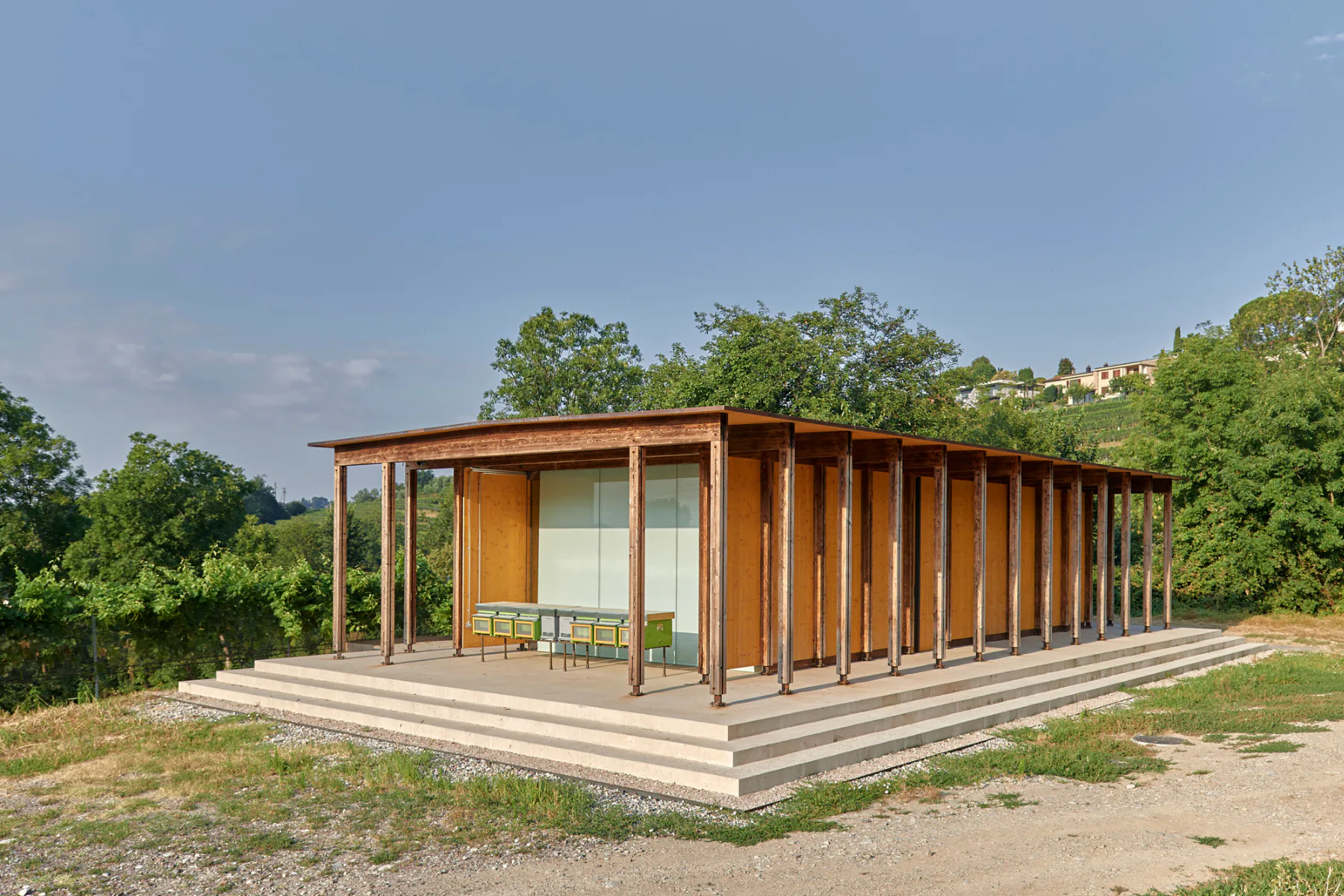 Die Casa dell'Ape ist eine Lehrimkerei in Coldrerio im schweizerischen Kanton Tessin.