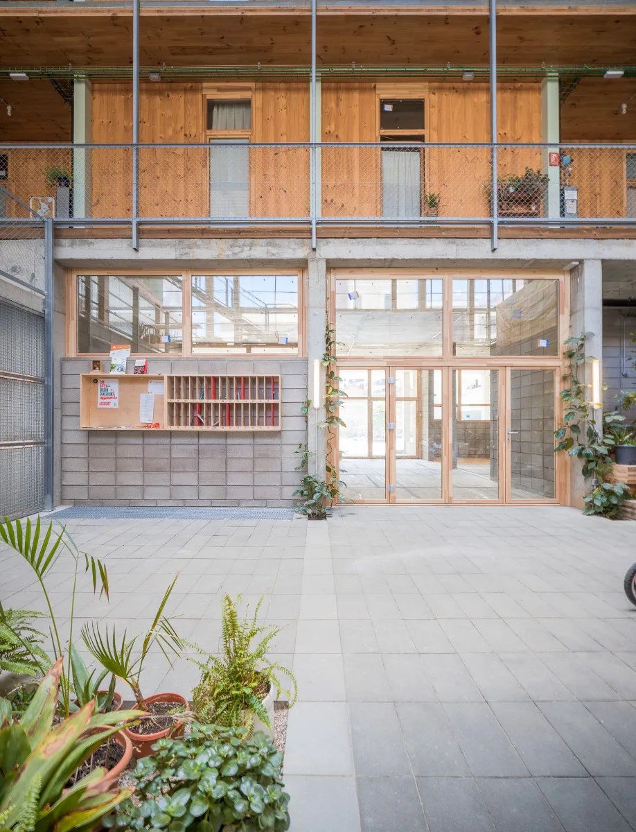 Genossenschaftsbau La Borda in Barcelona