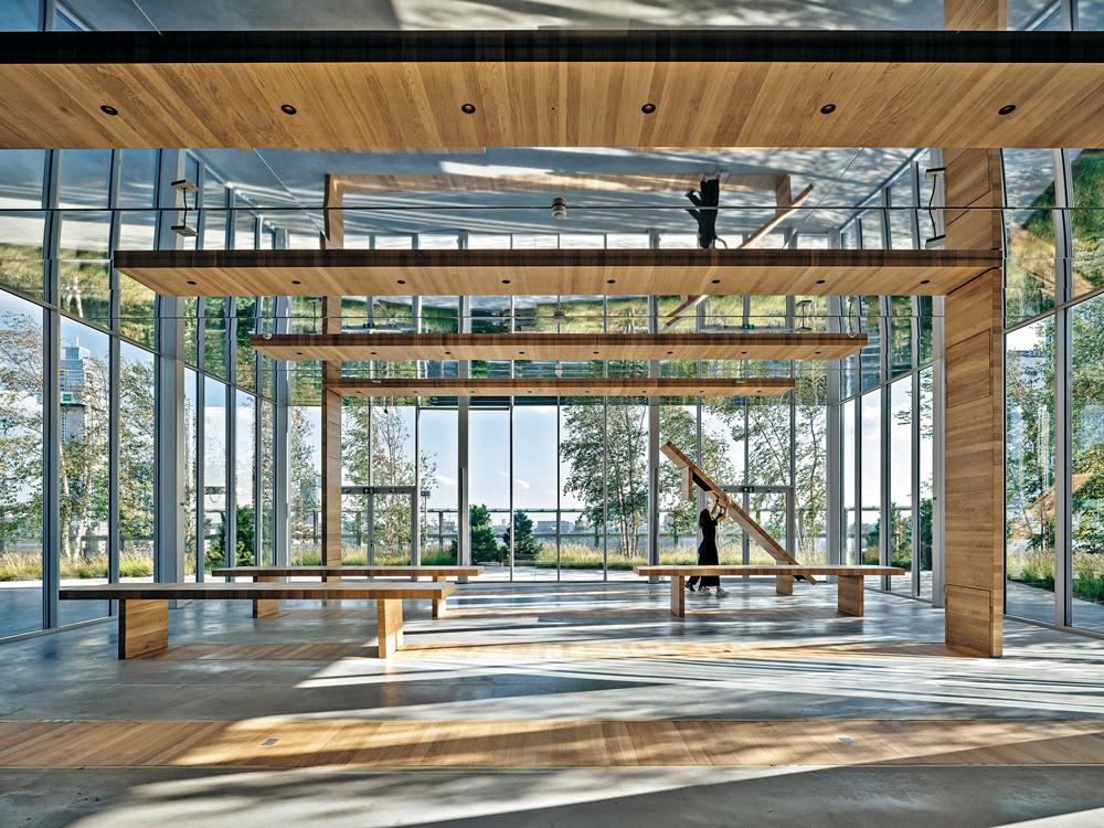 Gartensalon mit Blick über die Stadt: Der Pavillon auf dem begrünten Dach ist ein vielseitiger Multifunktionsraum mit grandioser Aussicht.