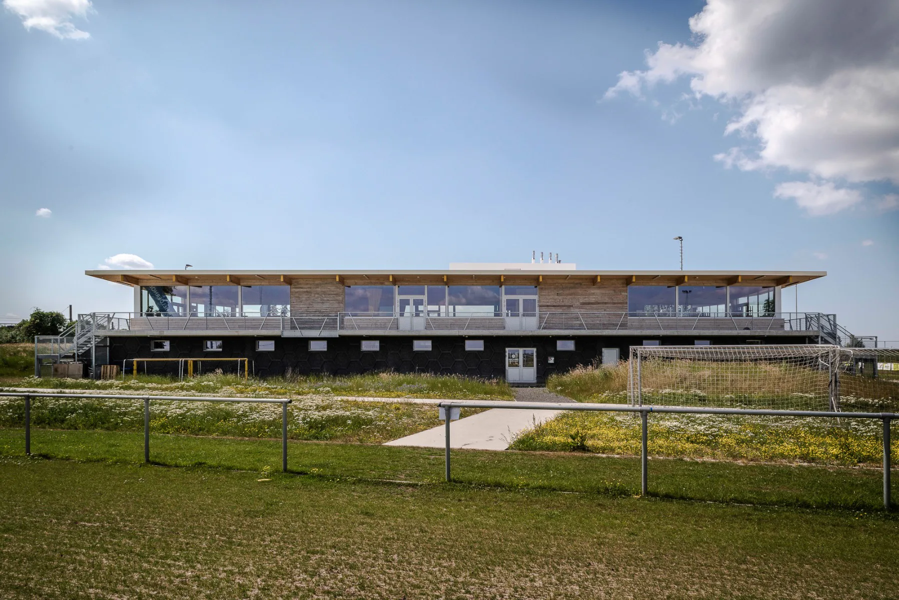 Sporthaven and Ziggy, Mortsel by Import Export Architecture
