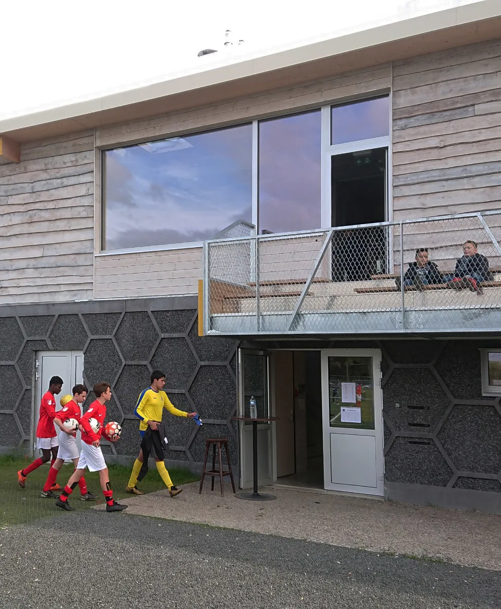 Sporthaven and Ziggy, Mortsel by Import Export Architecture