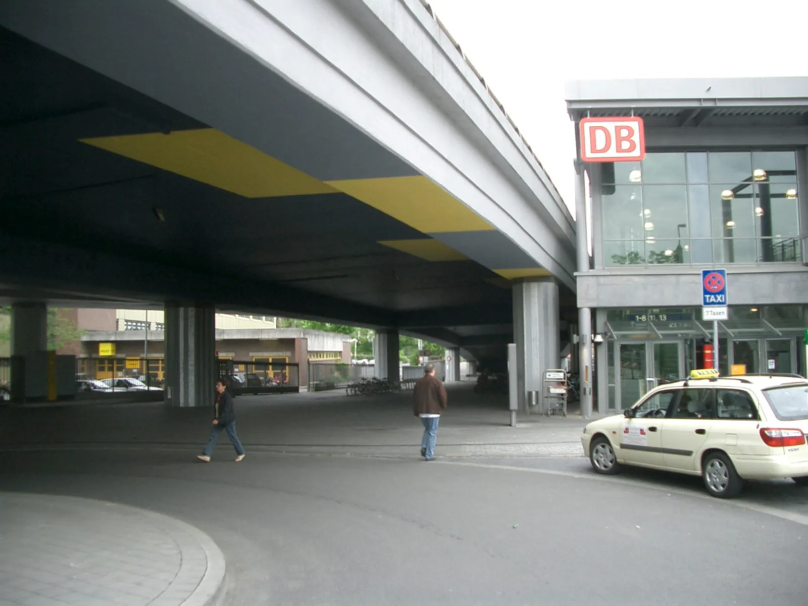 Hochstraße und Bahnhofszugang, Zustand vor dem Umbau