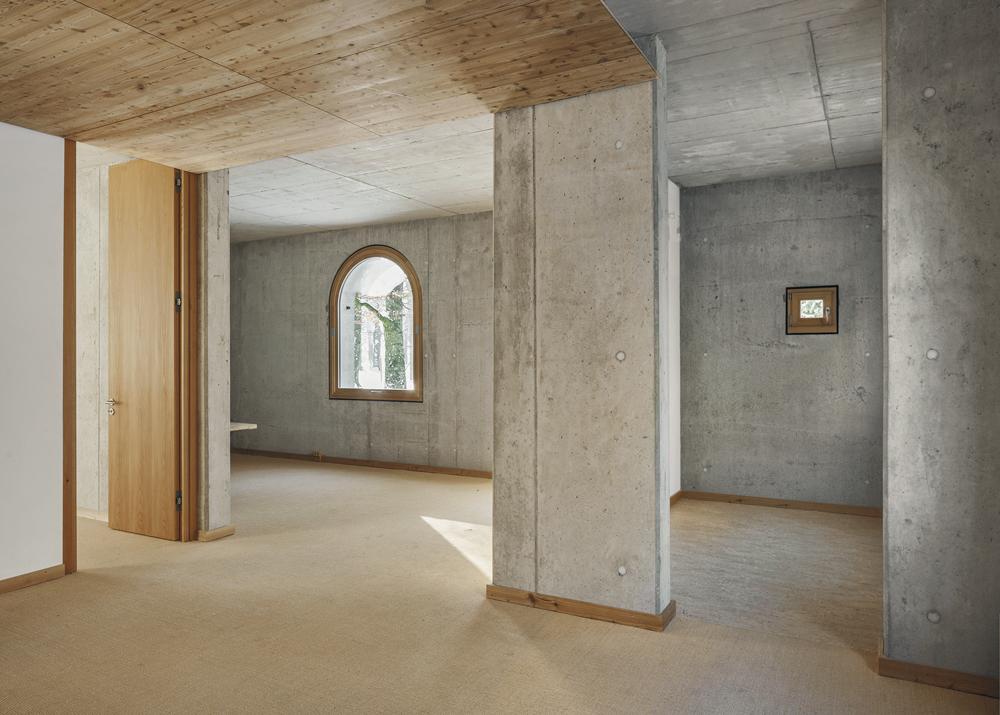 Geometrisch sind die drei Versuchshäuser in Bad Aibling identisch. So kann der Einfluss der unterschiedlichen Materialien vergleichend gemessen werden.