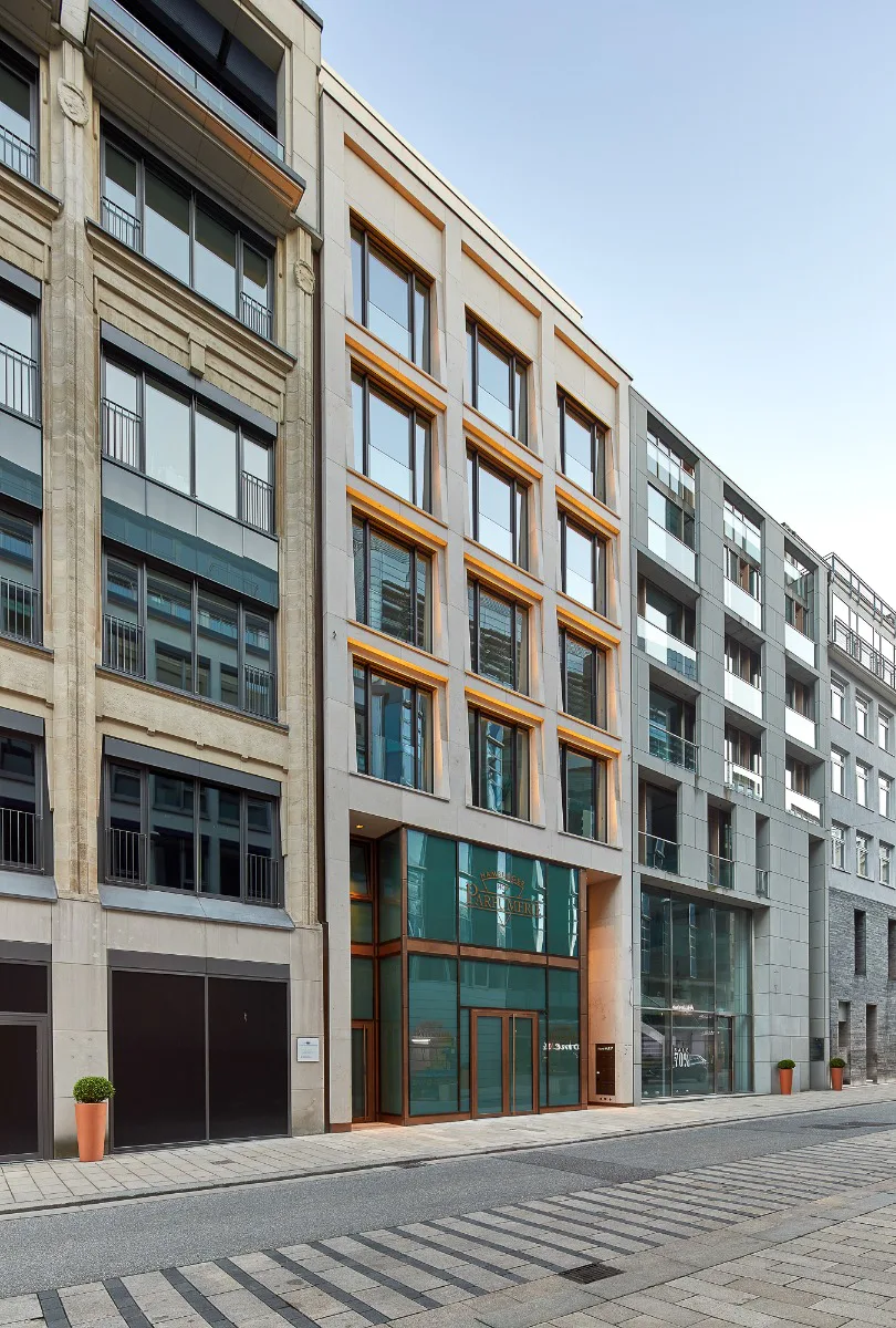 Gewinner Kategorie Außenbeleuchtung | Inszenierung: Neuer Wall 57, Hamburg, Lichtplanung: Andrews + Partner, Architektur: KPW Papay Warncke und Partner Architekten
