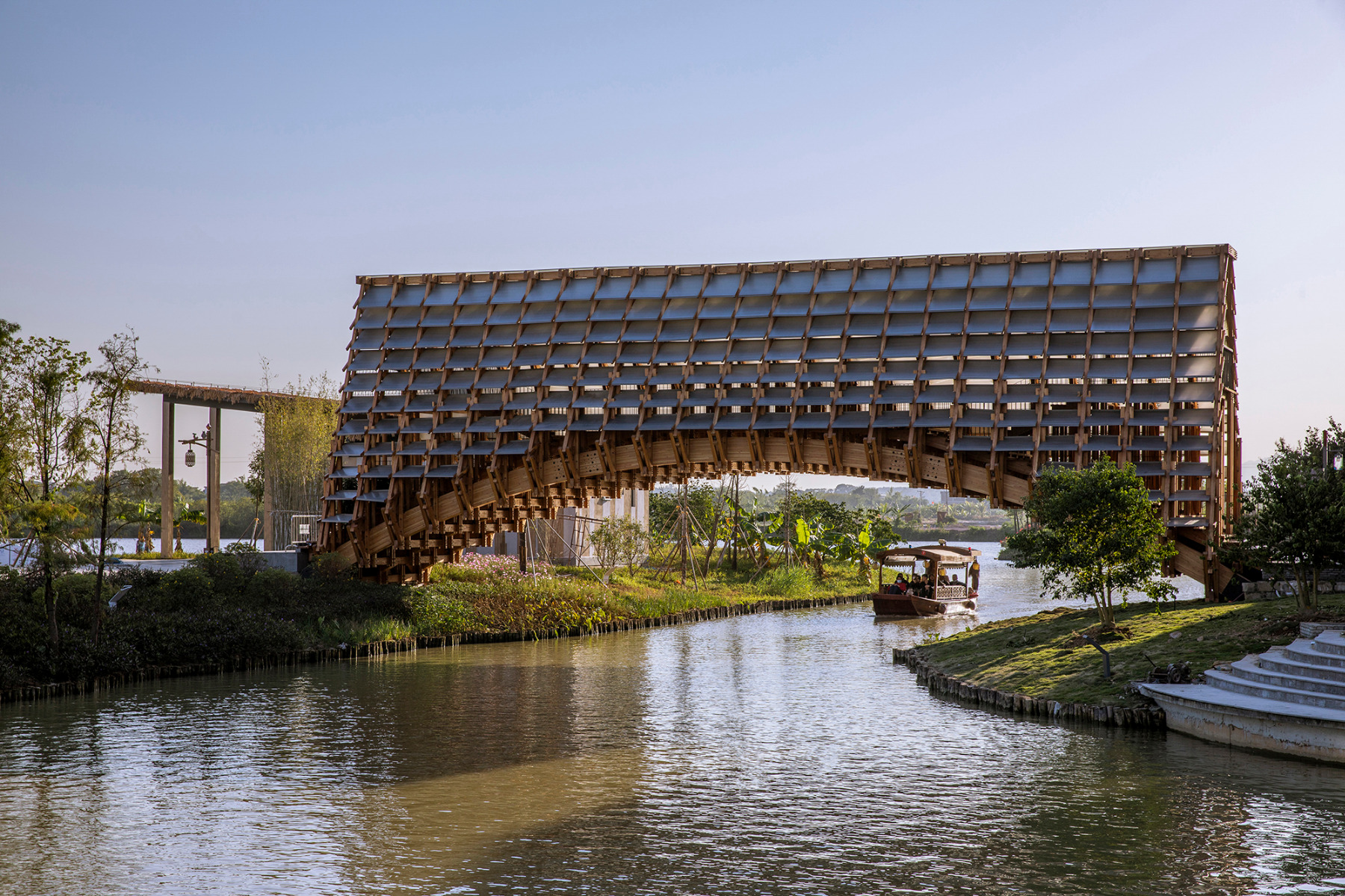 Holzbrücke in Südchina von Luo Studio