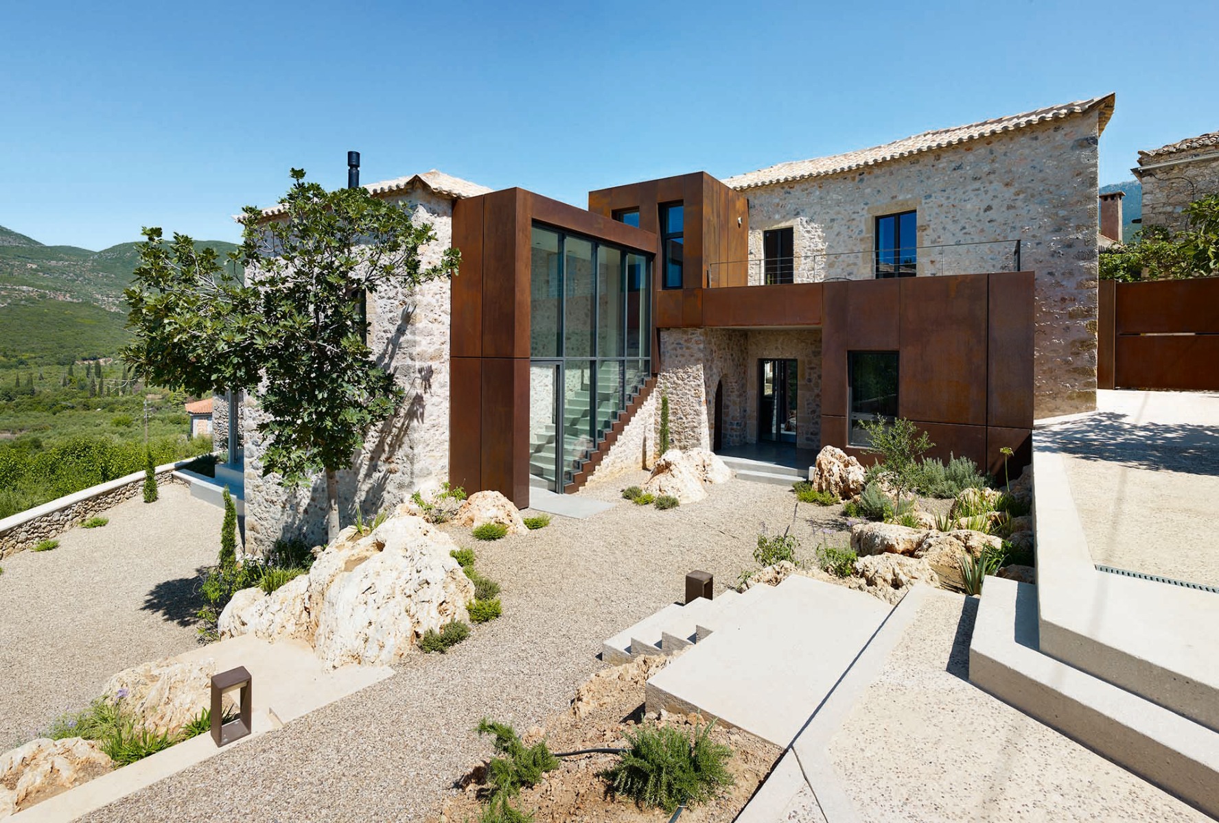 Hommage an die Bautradition: Rusted Mill House auf Kreta