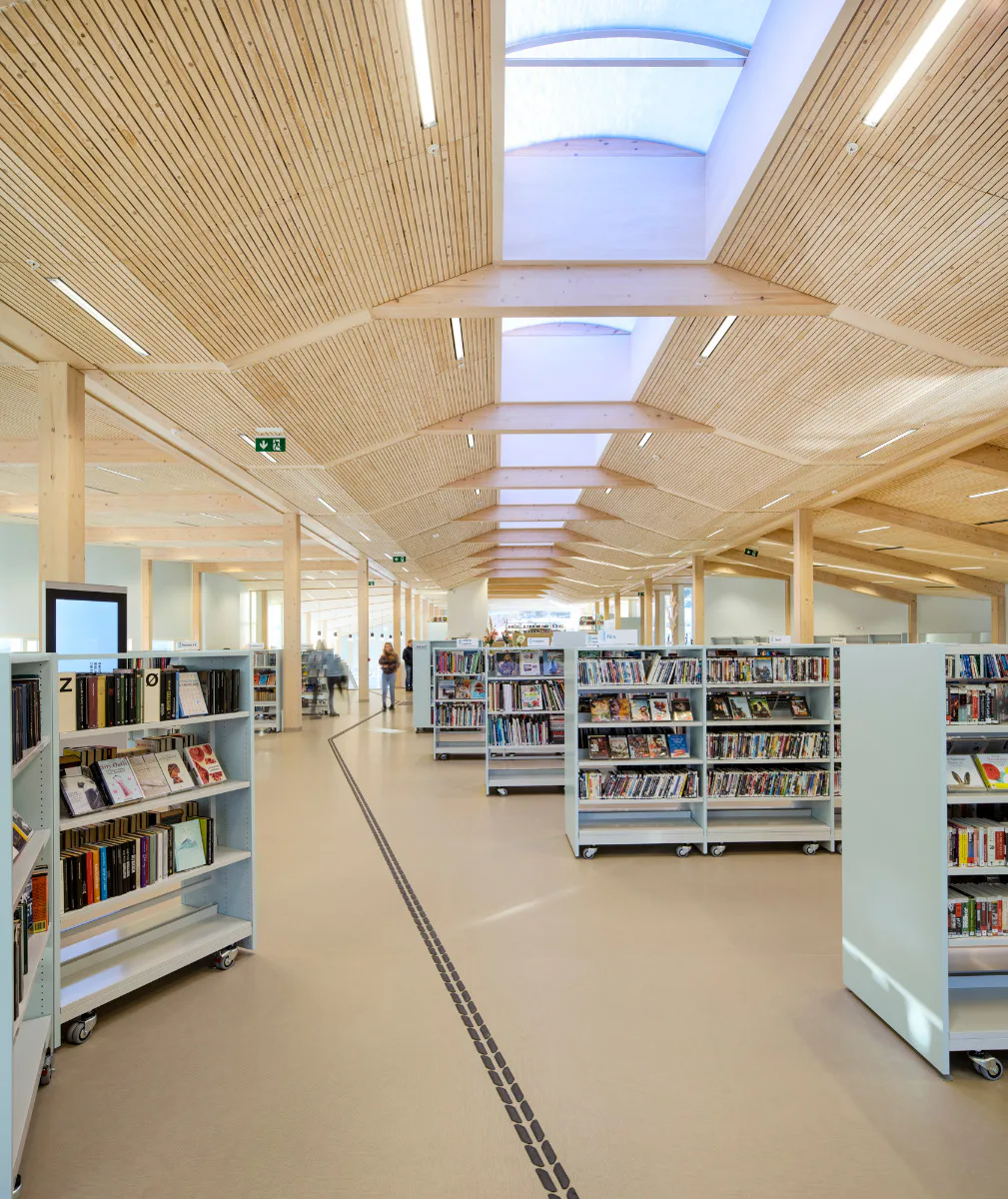Innenraum der Bibliothek in Grimstad, Architektur: Helen & Hard