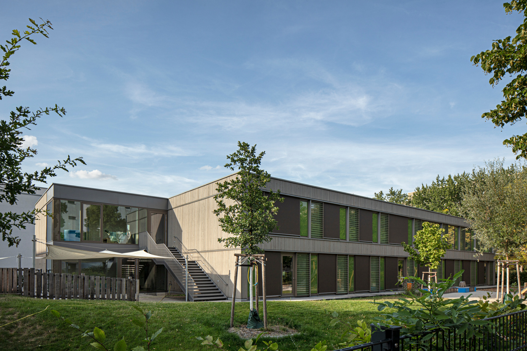Modulare Holzbau-Kitas von Kersten Kopp Architekten in Berlin