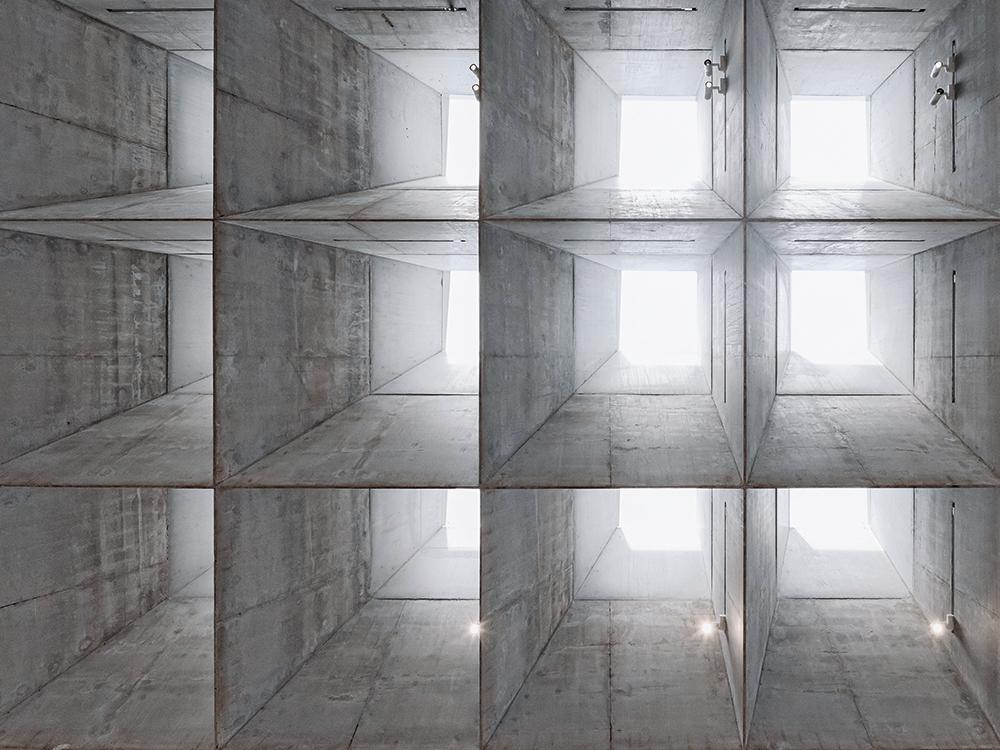 Der vorgehängte Schleier aus Stahlrauten filtert das Licht, erhöht die Privatsphäre und fasst die unterschiedlichen Nutzungen optisch zu einer architektonischen Einheit zusammen.