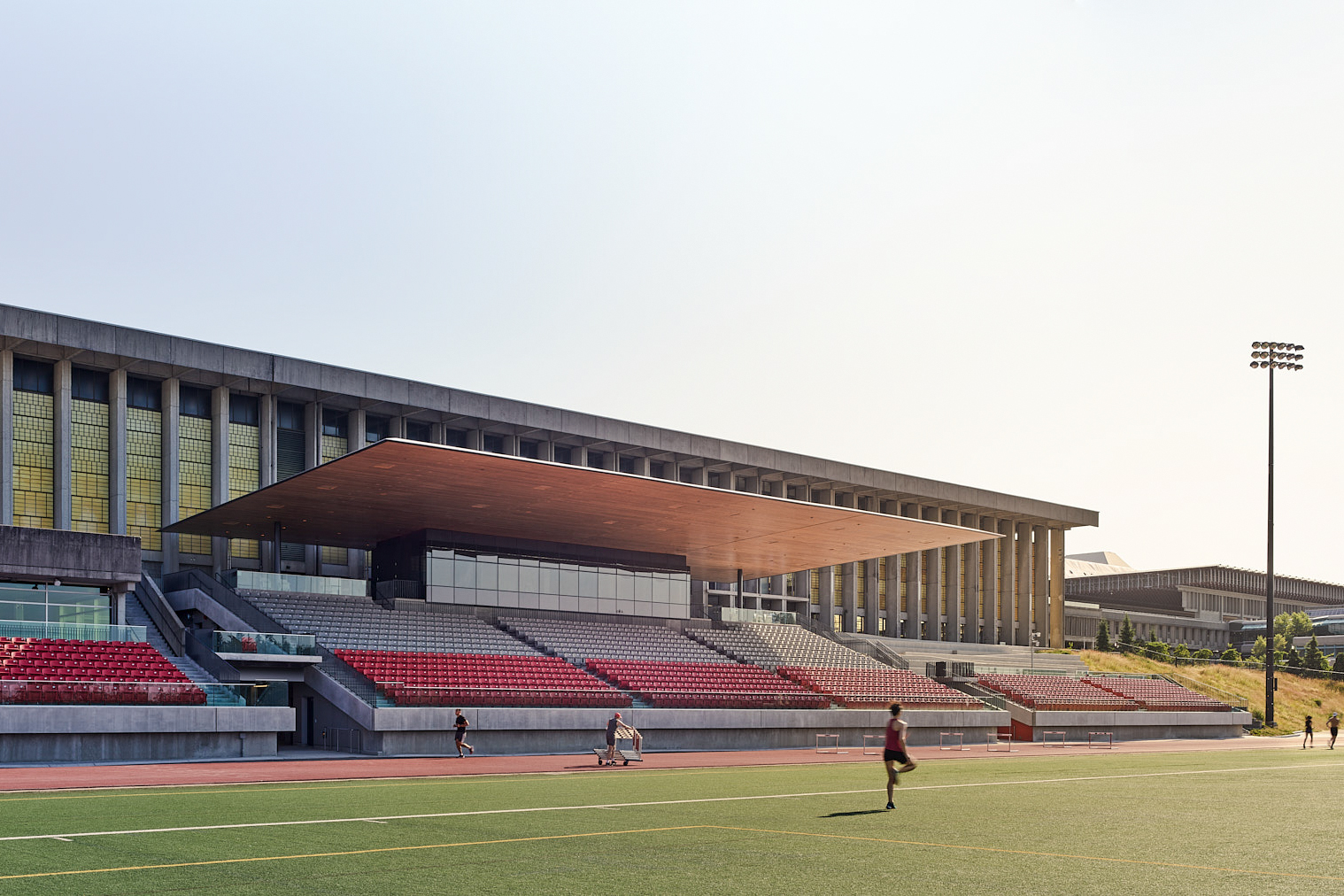 Zuschauertribüne der Simon Fraser University bei Vancouver