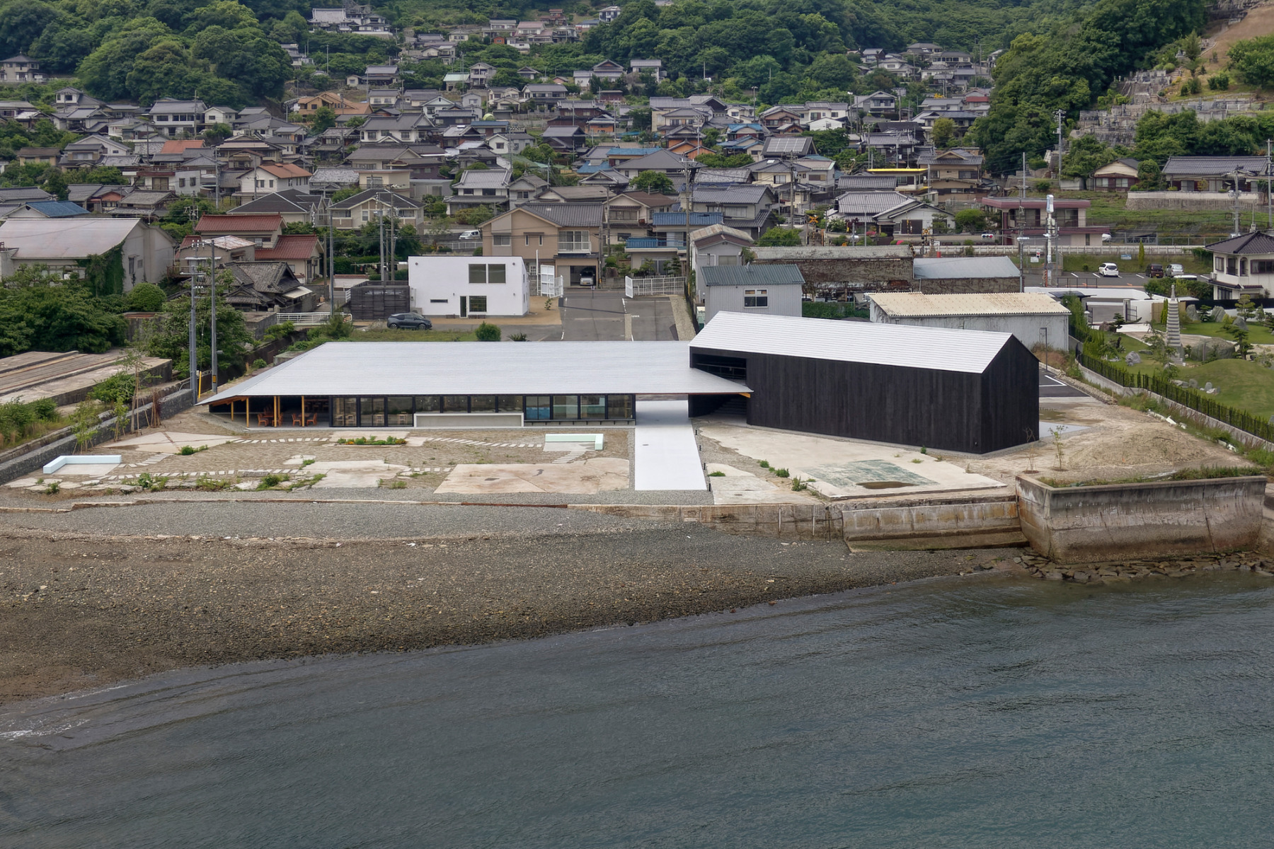 Kellerei bei Hiroshima von Sugawaradaisuke Architects