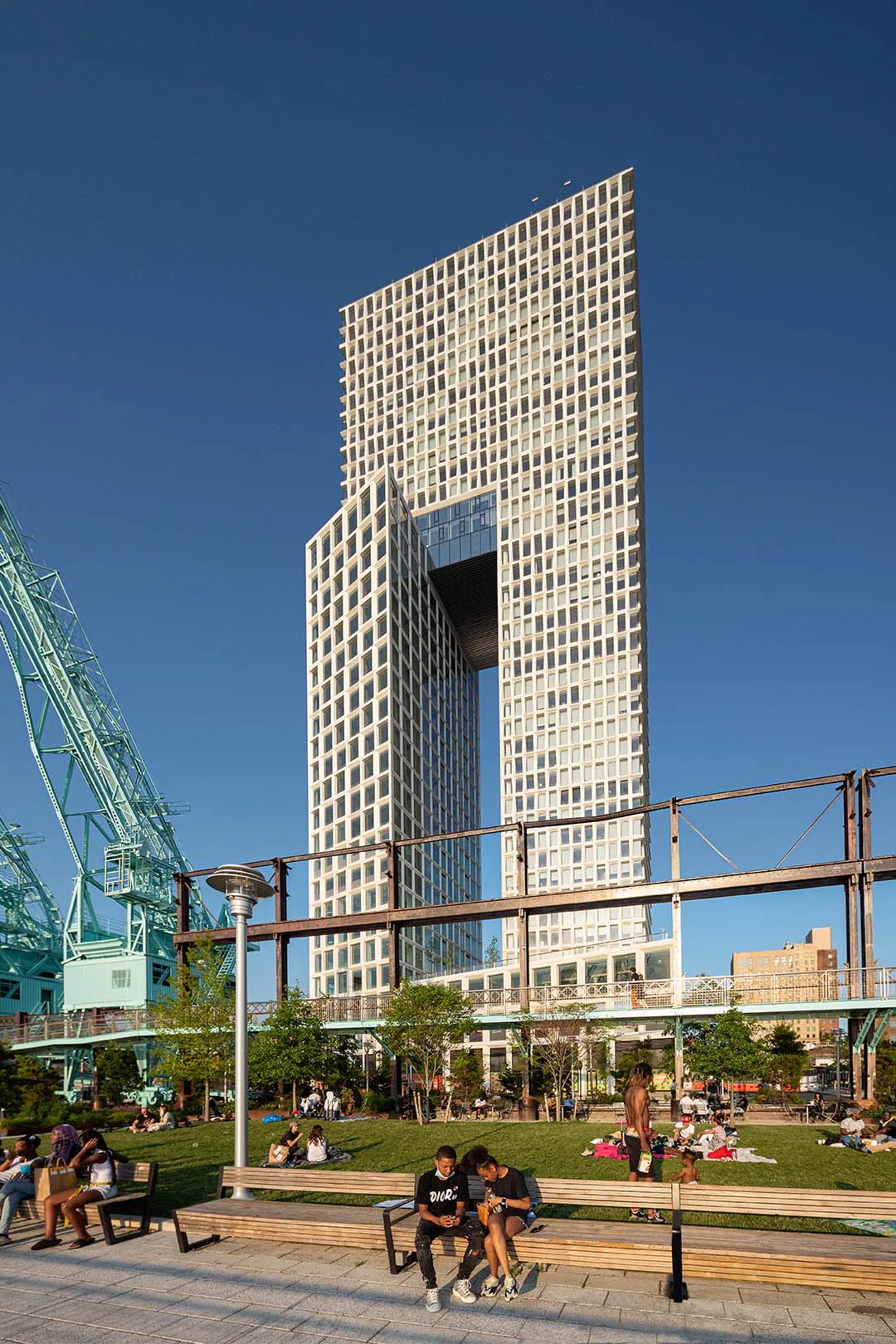 One South First ist ein gemischt genutztes Quartier auf dem Gelände der ehemaligen Domino Sugar Raffinerie in Williamsburg.