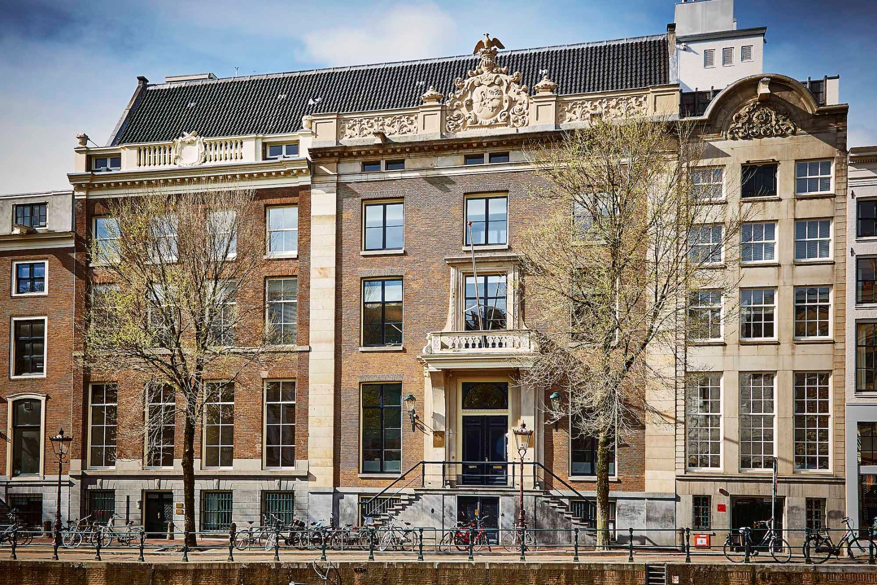 Modernisierte Grachtenhäuser in Amsterdam