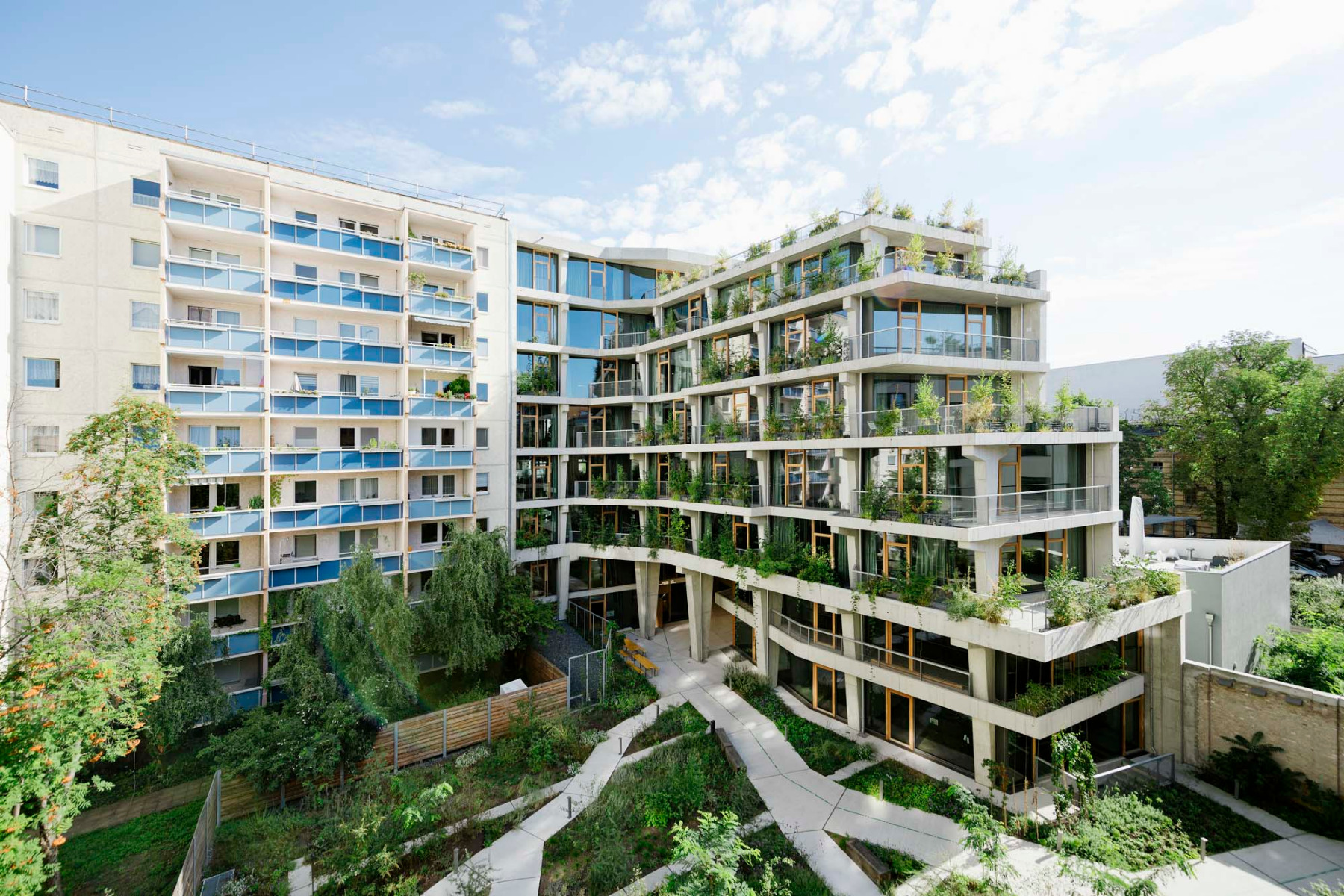 Sanierte Ruine: Telegraph-Büro in Berlin von &Mica