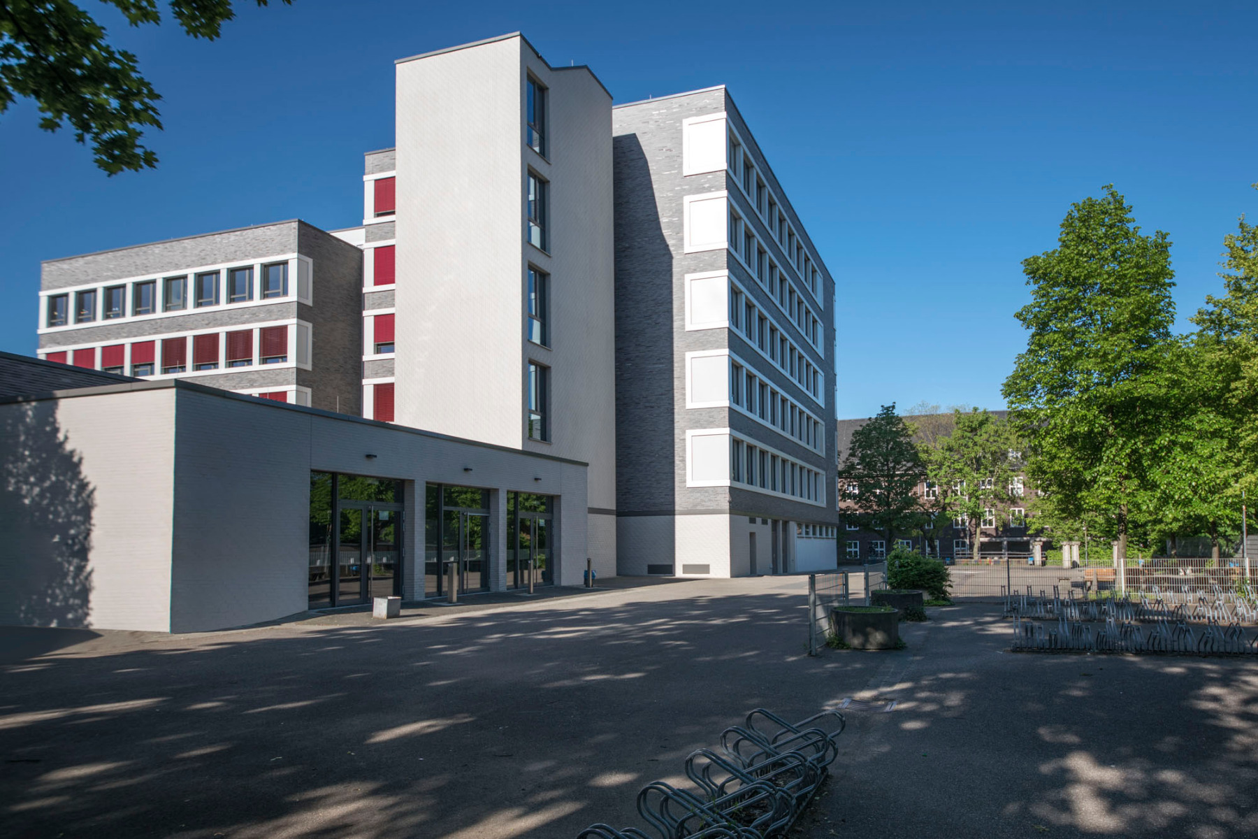 Hütténes Architekten sanieren und erweitern Schule