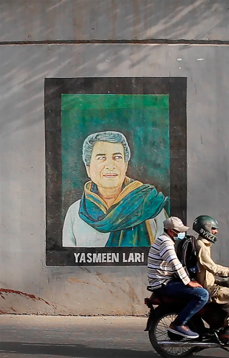 Portrait von Yasmeen Lari in Karatschi, Pakistan