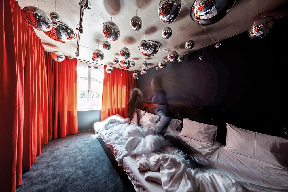 Die Discobude ist mit fünf Betten und einem Soundsystem ideal für private Partys.