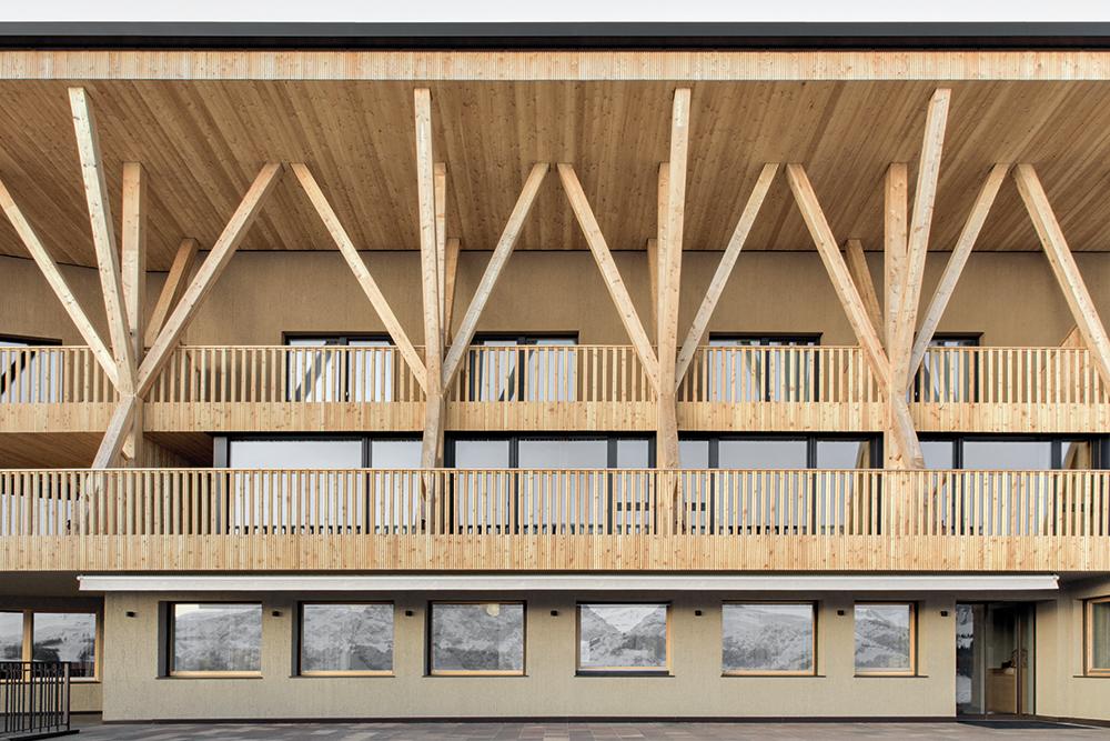 Die Viererzimmer des Hostels sind ebenso geräumig wie sparsam möbliert. Von den Innenarchitekten Bravo Ricky stammt der Entwurf der nahezu wandfüllenden Stockbetten.