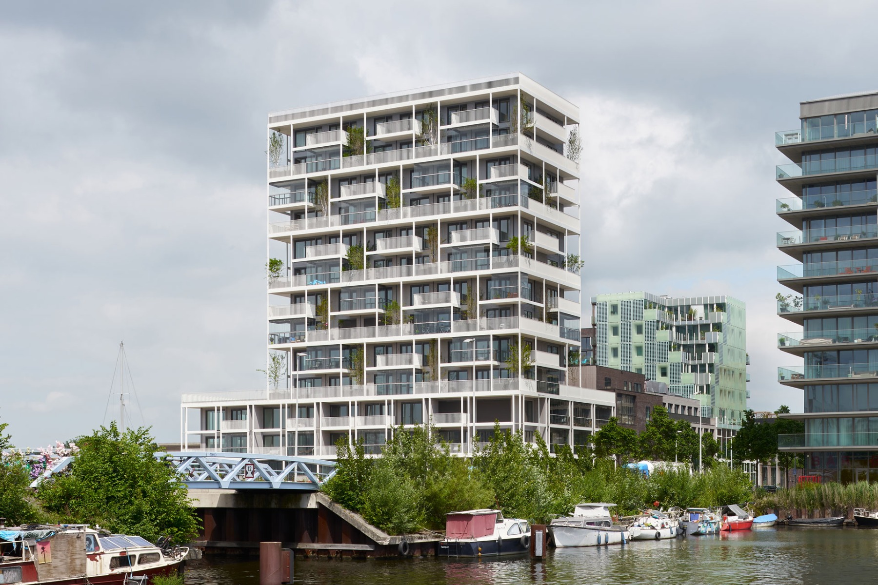 Hybrid-Wohngebäude in Amsterdam von Olaf Gipser Architects