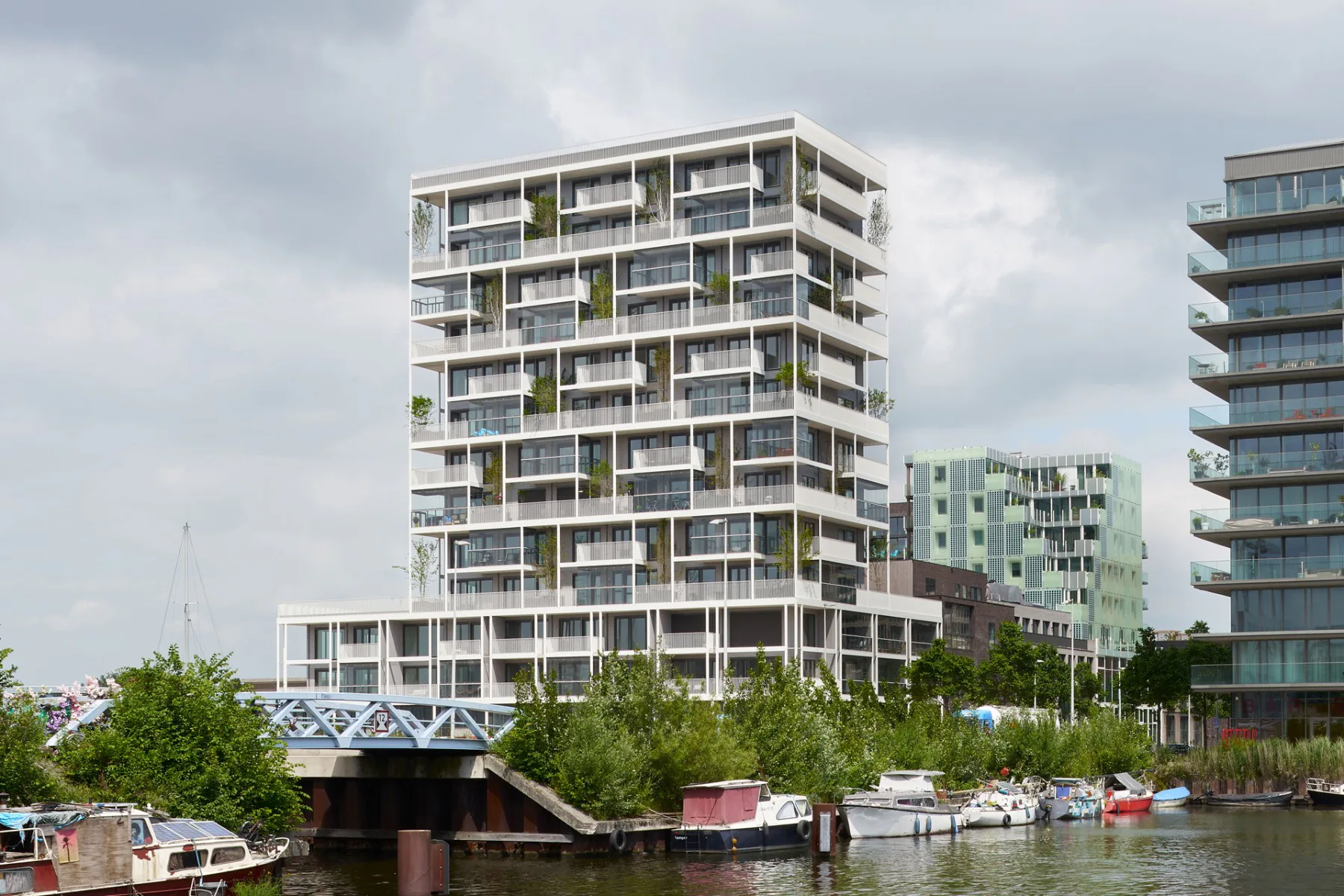 Hybrid-Wohngebäude in Amsterdam von Olaf Gipser Architects