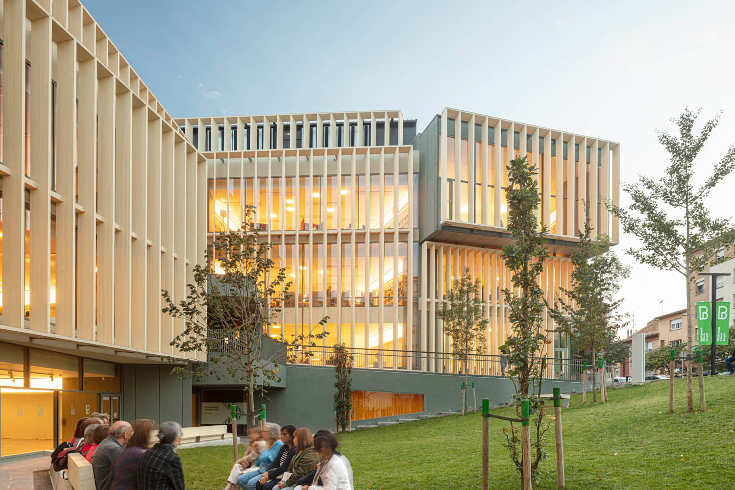 Bibliothek in Katalonien von BCQ Arquitectura