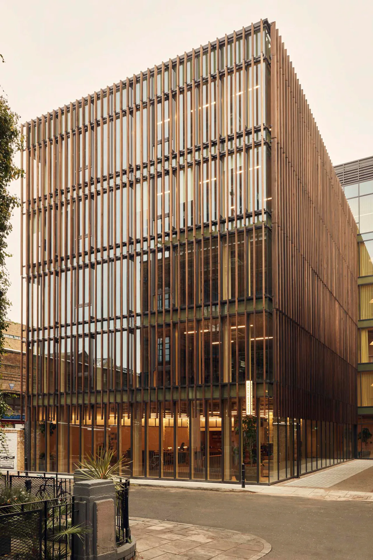 Das Black & White Building in London.
