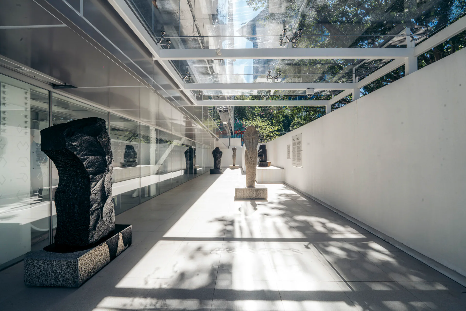 Hof der Skulpturen, eine Installation des britischen Bildhauers Stephen Cox.