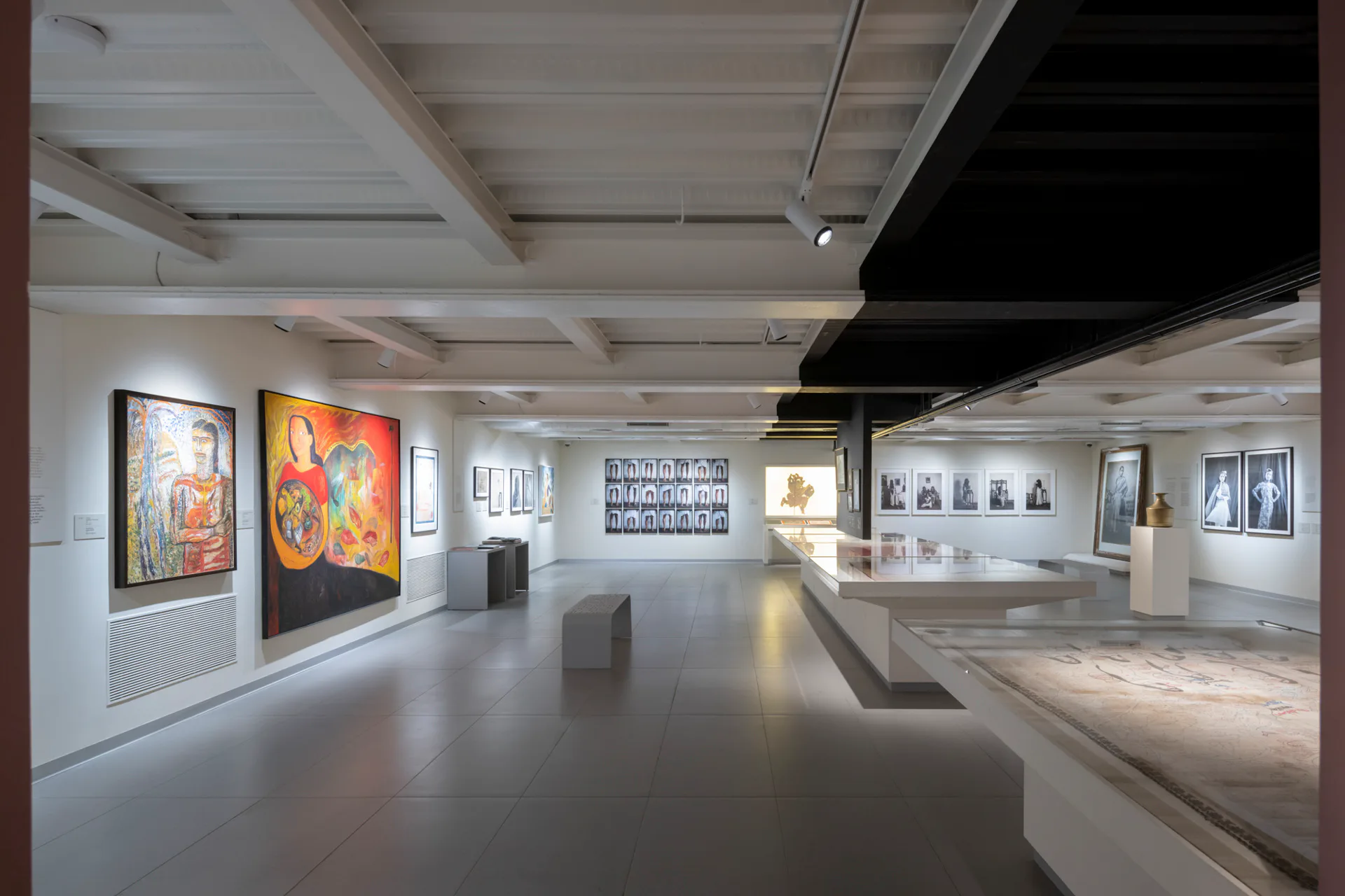 Ausstellung Visible/Invisible: Frauen in der Kunst der MAP Sammlung.