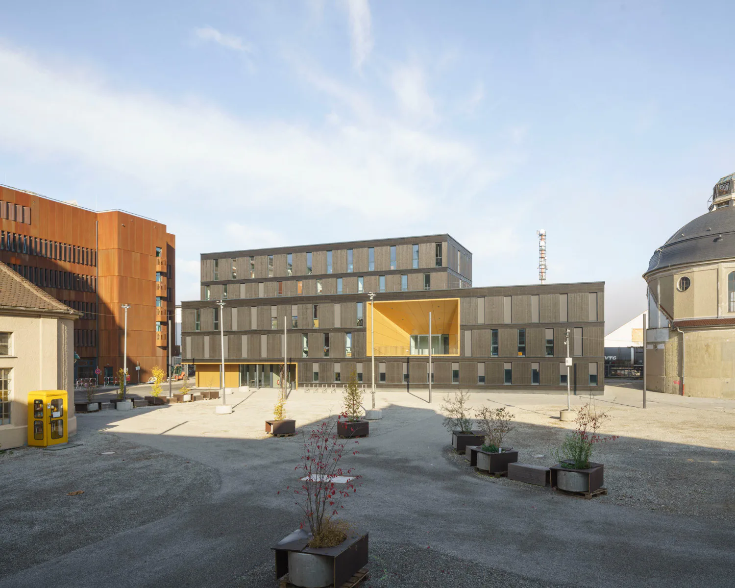 Das historische Ensemble umschließt zusammen mit dem Neubau einen zentralen Innenhof.