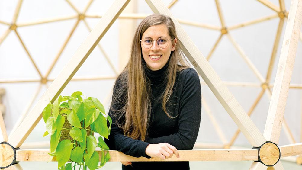 Als Assistenzprofessorin an der ETH Zürich leitet Catherine De Wolf den Lehrstuhl Circular Engineering for Architecture (CEA). Sie ist Mitglied im Lenkungsausschuss des Center for Augmented Computational Design in Architecture, Engineering and Construction (Design ++) und Co-Gründerin des Digital Circular Economy (DiCE) Lab sowie der Kunsthandwerksinitiative Anku.
