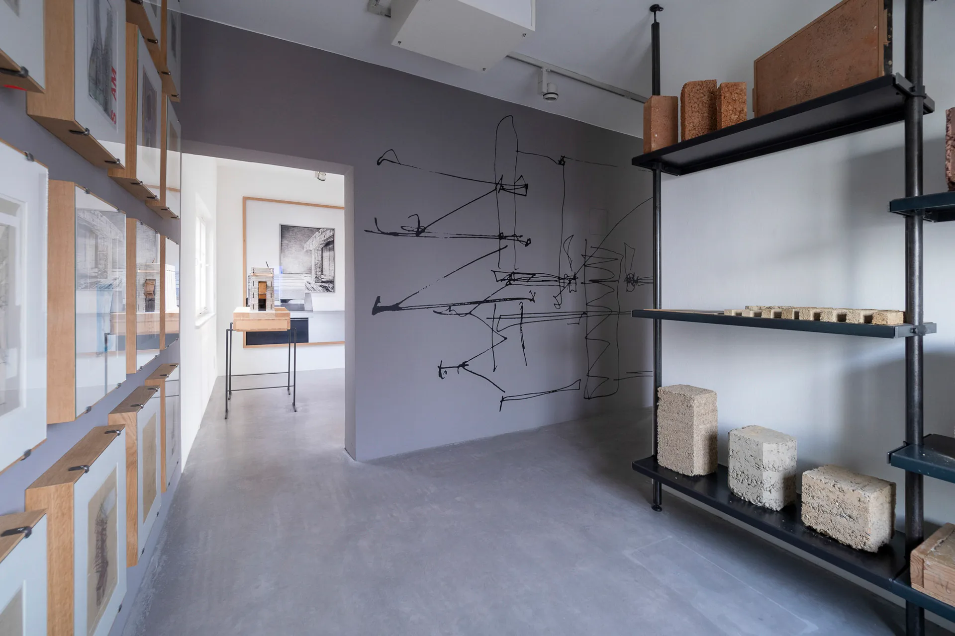 Blick in die Ausstellung „Roger Boltshauser – Response“
