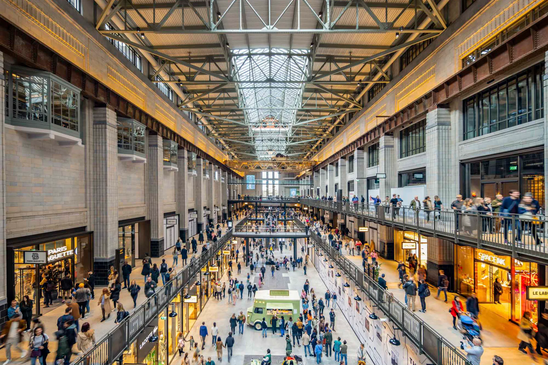 Das neue Einkaufszentrum nimmt die unteren drei Kraftwerksetagen und die beiden Turbinenhallen ein.