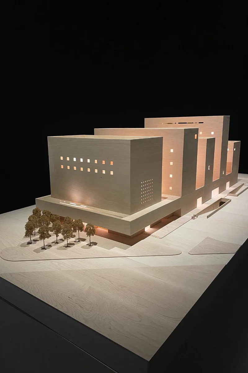 Detaillierte Holzmodelle in David Adjayes Future Lab