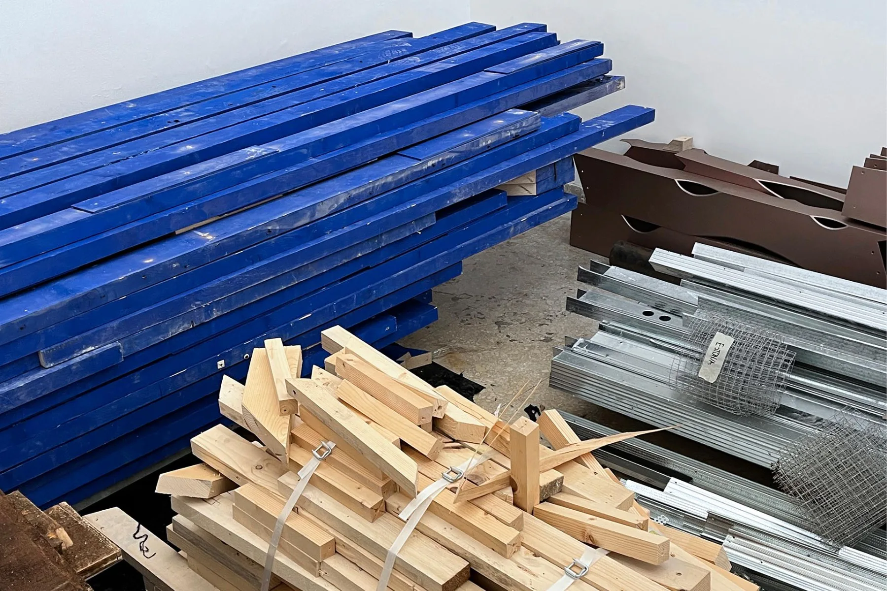 Zwischenlagerung von Materialresten der Biennale Arte 2022 im Deutschen Pavillon