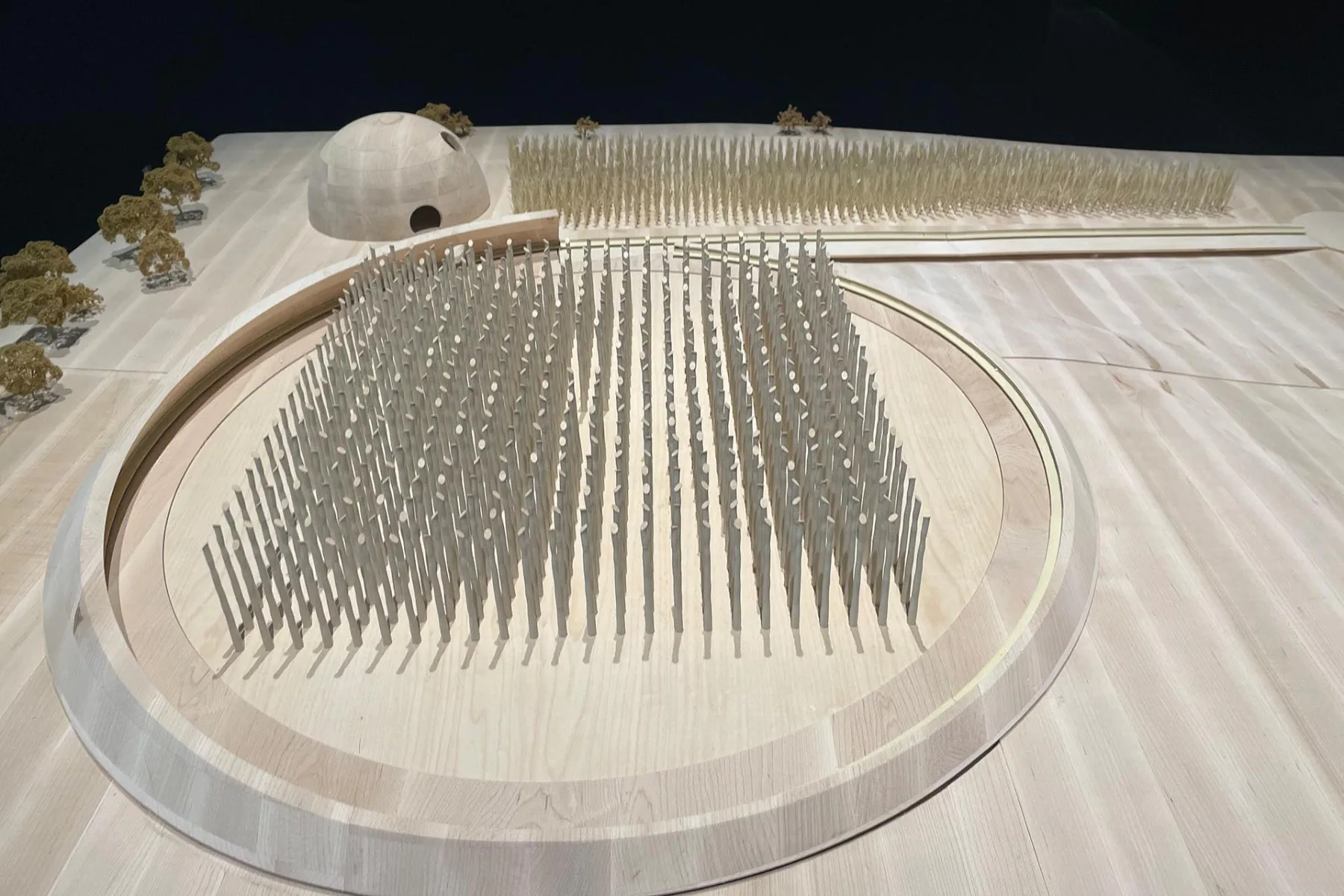 Detaillierte Holzmodelle in David Adjayes Future Lab
