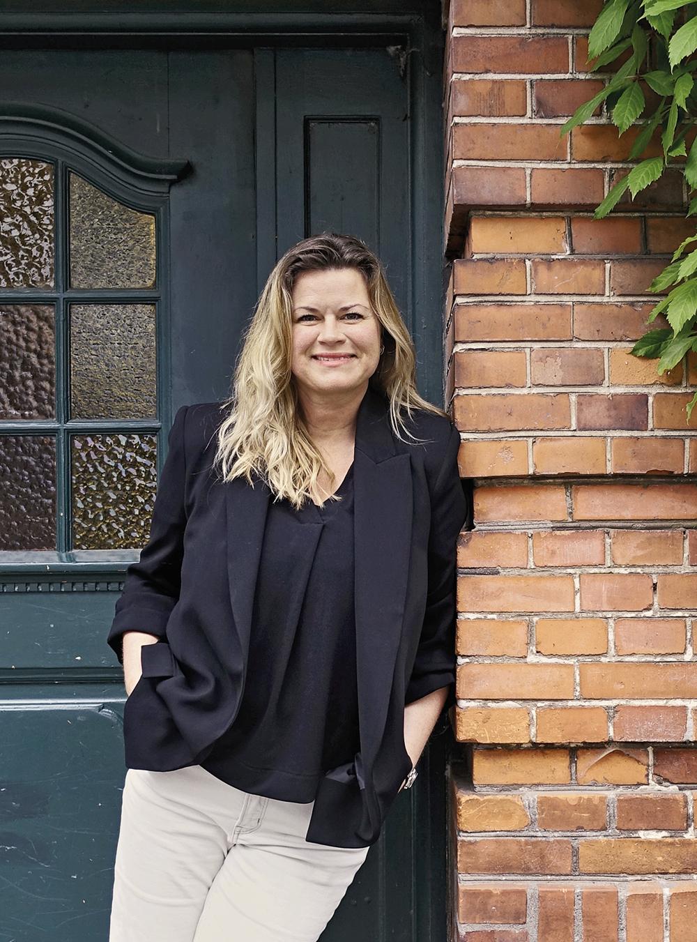 Camilla van Deurs war Partnerin bei Jan Gehl Architects, bevor sie 2019 Chief City Architect von Kopenhagen wurde. Sie will die Stadt noch lebenswerter und nachhaltiger machen. Van Deurs hat in Urban Design promoviert und ist treibende Kraft bei vielen grünen Initiativen. Sie steuert Kopenhagens Engagement für das EU-Projekt CirCuit zum kreislaufgerechten Bauen in regenerativen Städten.