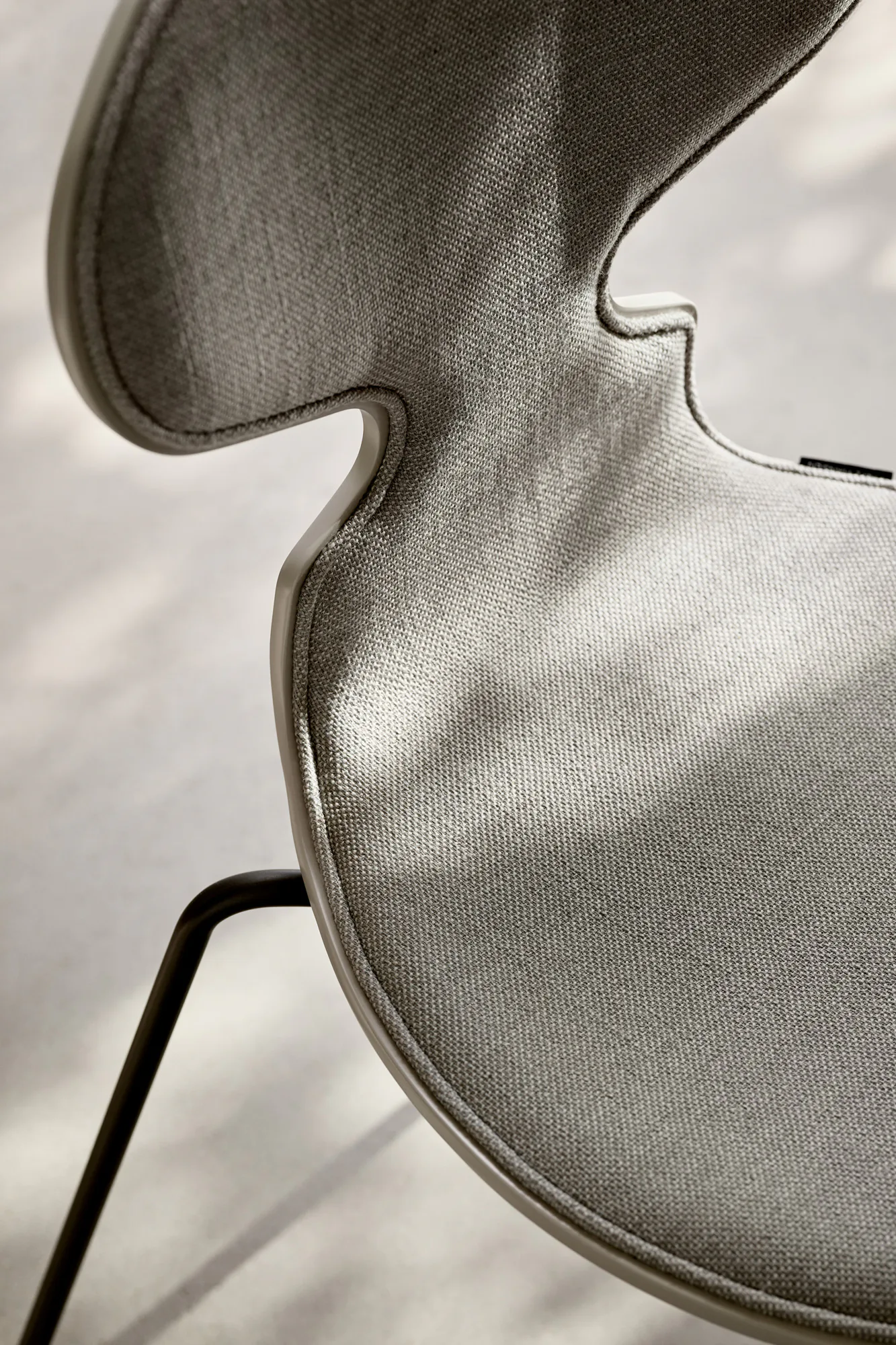 Die Farben der neuen gepolsterten Variante des Ant Chairs sind aufeinander abgestimmt