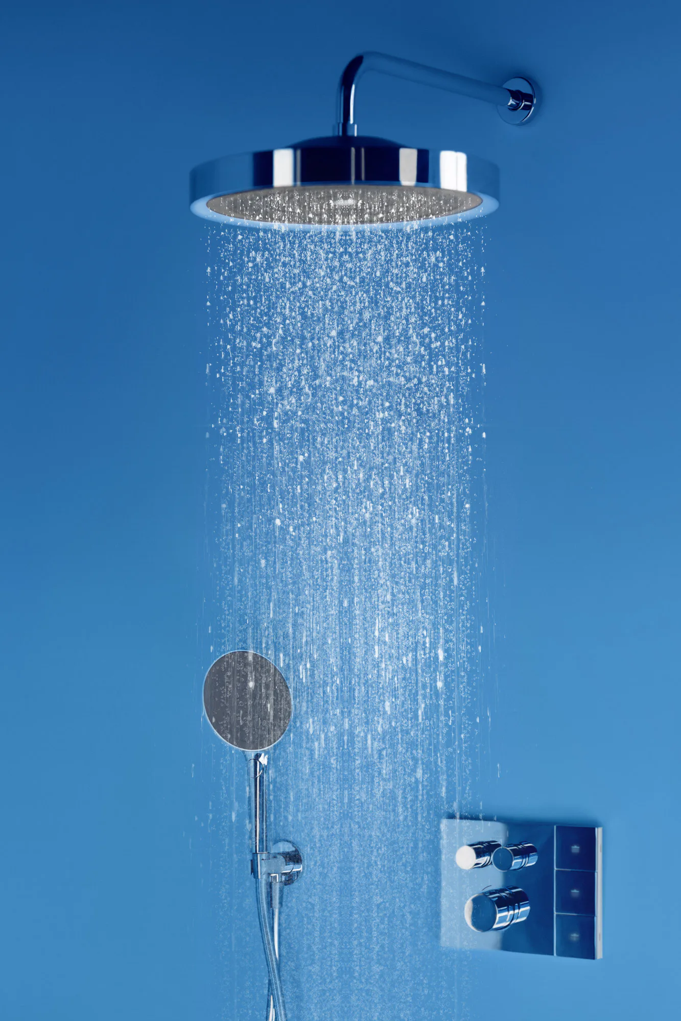 Der Benutzer kann intuitiv zwischen der Solos Regen- und Handbrause wechseln.
