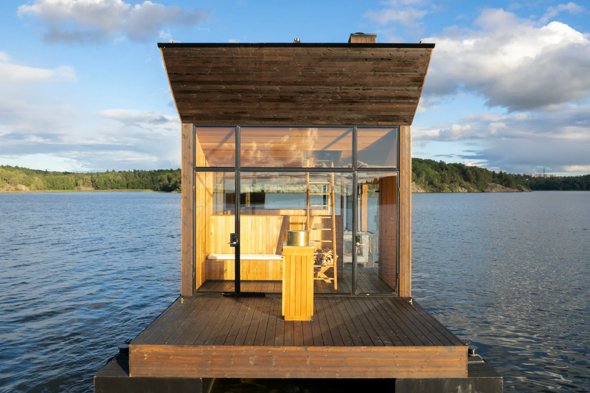 Schwimmende Sauna