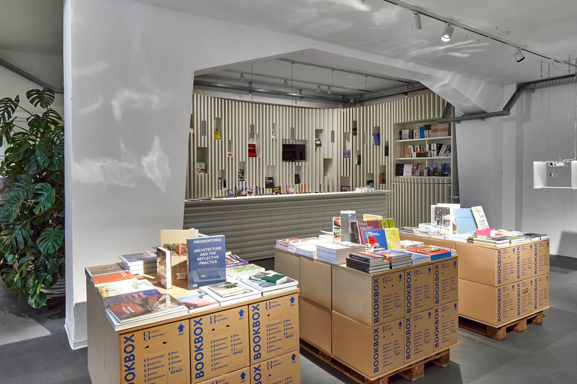Pop-Up Buchshop mit Büchern zu Themen rund um die Baukultur