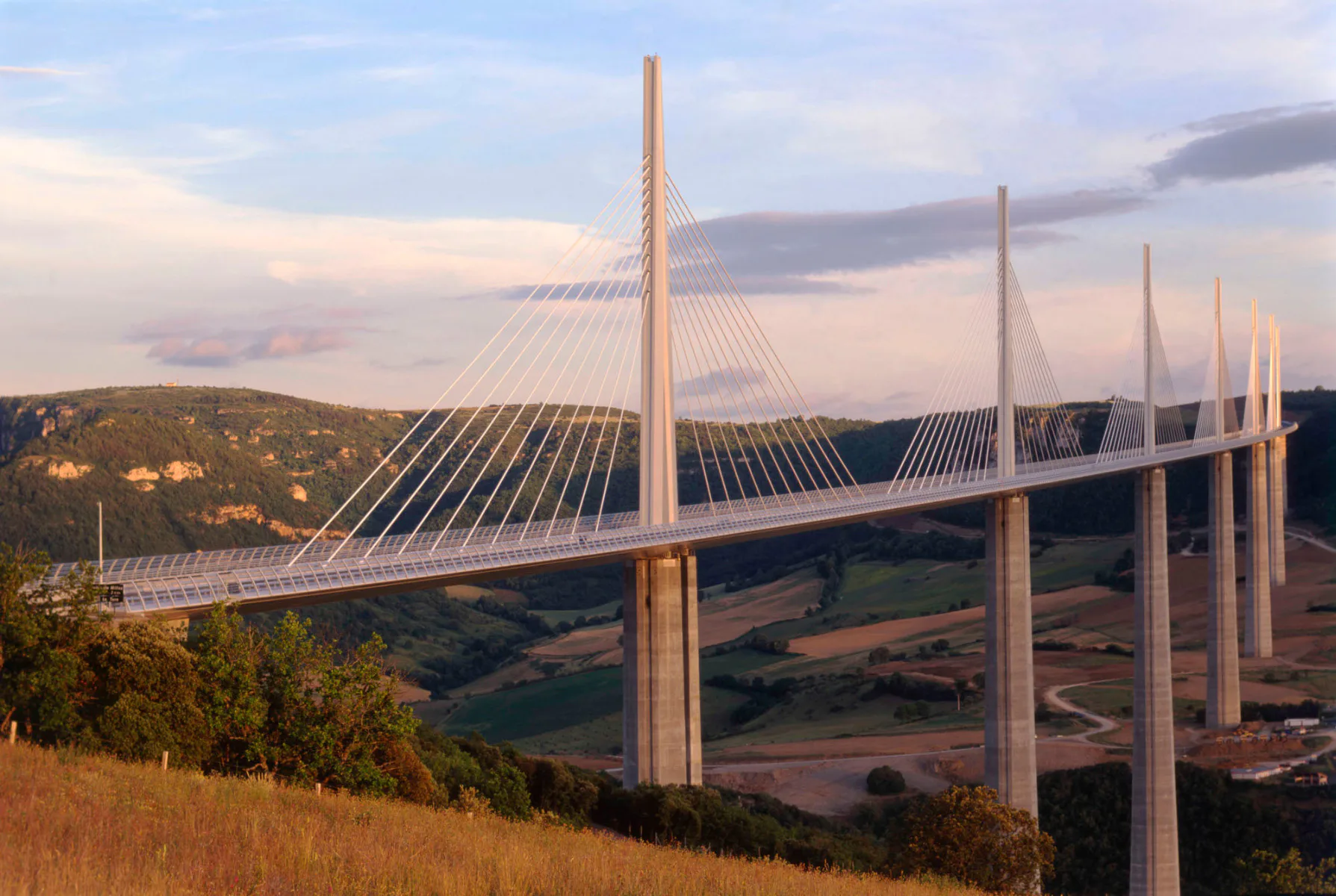 Millau Viaduct in Frankreich, 2004